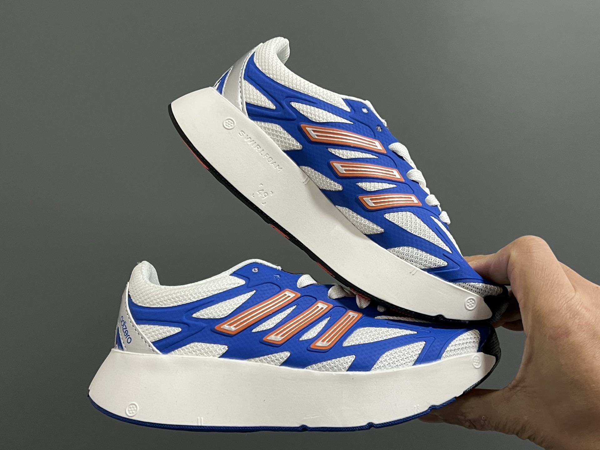 图片[9]-A家新款儿童鞋带扣摇摆运动鞋 尺码：28-35码 阿迪蕞新款摇摆鞋🆕 优质网面拼接☁️ 鞋带扣设计、穿脱便捷✌🏻 软弹后跟，脚感不言而喻✔️-选品中心