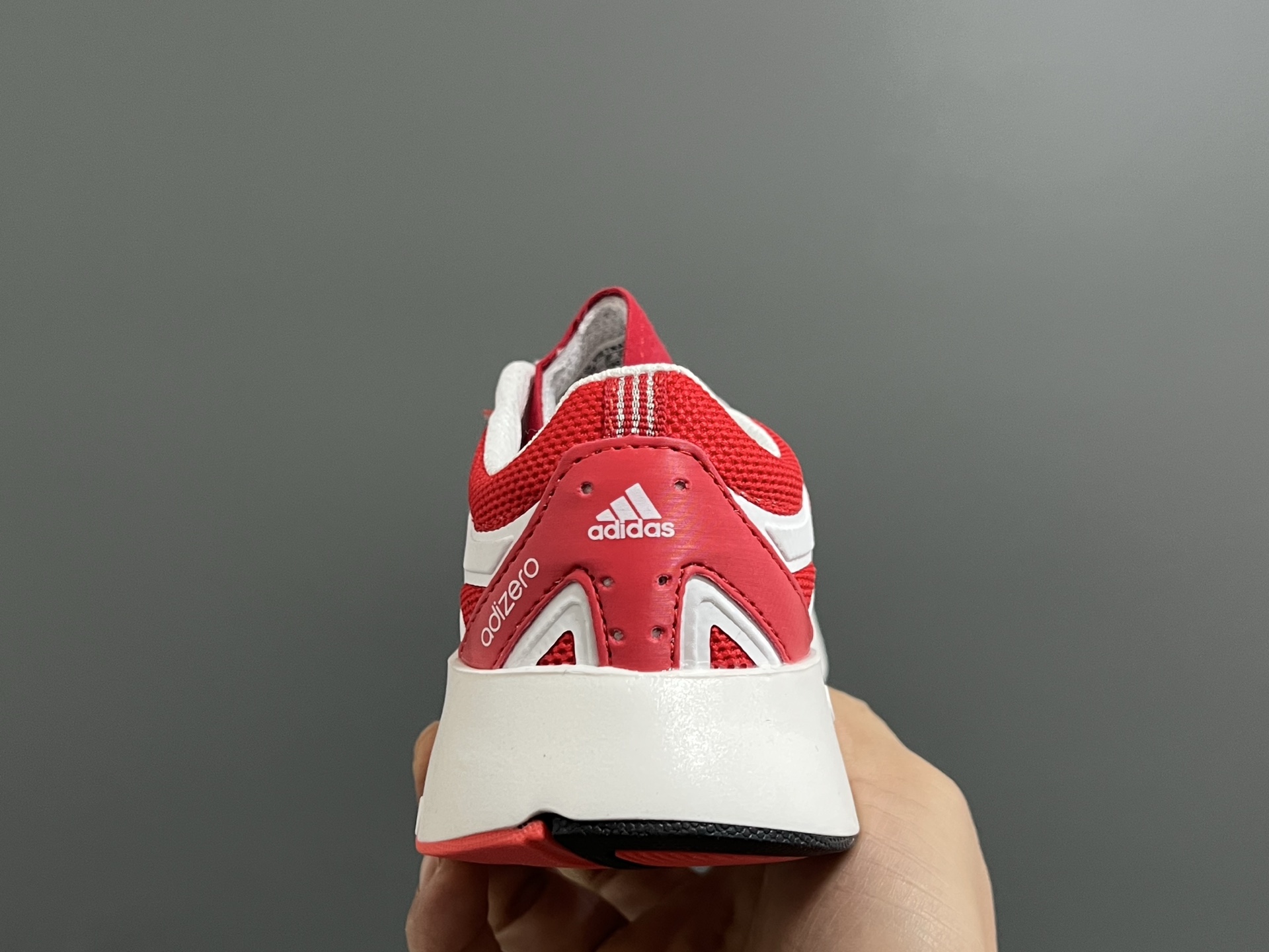 图片[6]-A家新款儿童鞋带扣摇摆运动鞋 尺码：28-35码 阿迪蕞新款摇摆鞋🆕 优质网面拼接☁️ 鞋带扣设计、穿脱便捷✌🏻 软弹后跟，脚感不言而喻✔️-选品中心