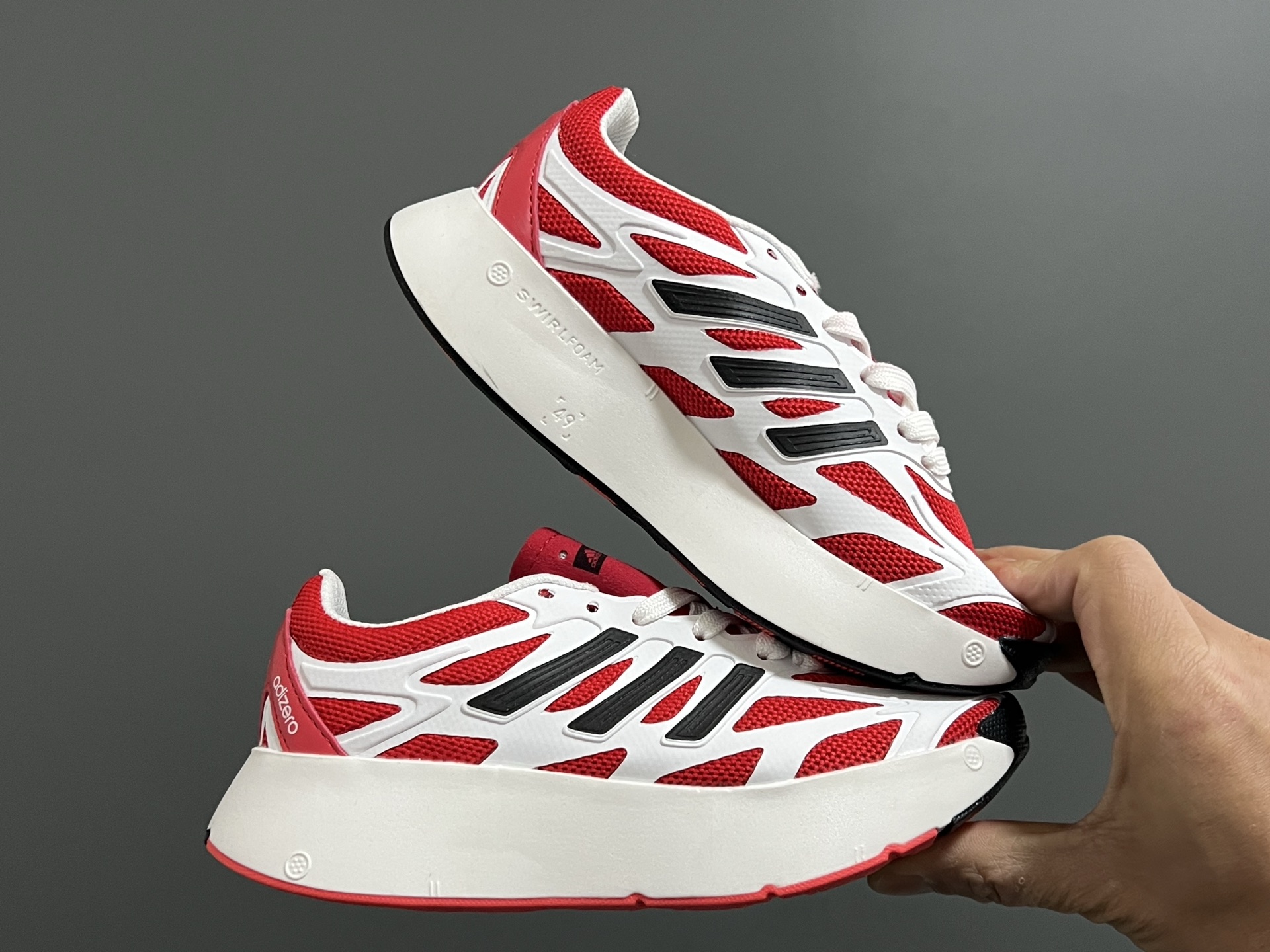 图片[9]-A家新款儿童鞋带扣摇摆运动鞋 尺码：28-35码 阿迪蕞新款摇摆鞋🆕 优质网面拼接☁️ 鞋带扣设计、穿脱便捷✌🏻 软弹后跟，脚感不言而喻✔️-选品中心