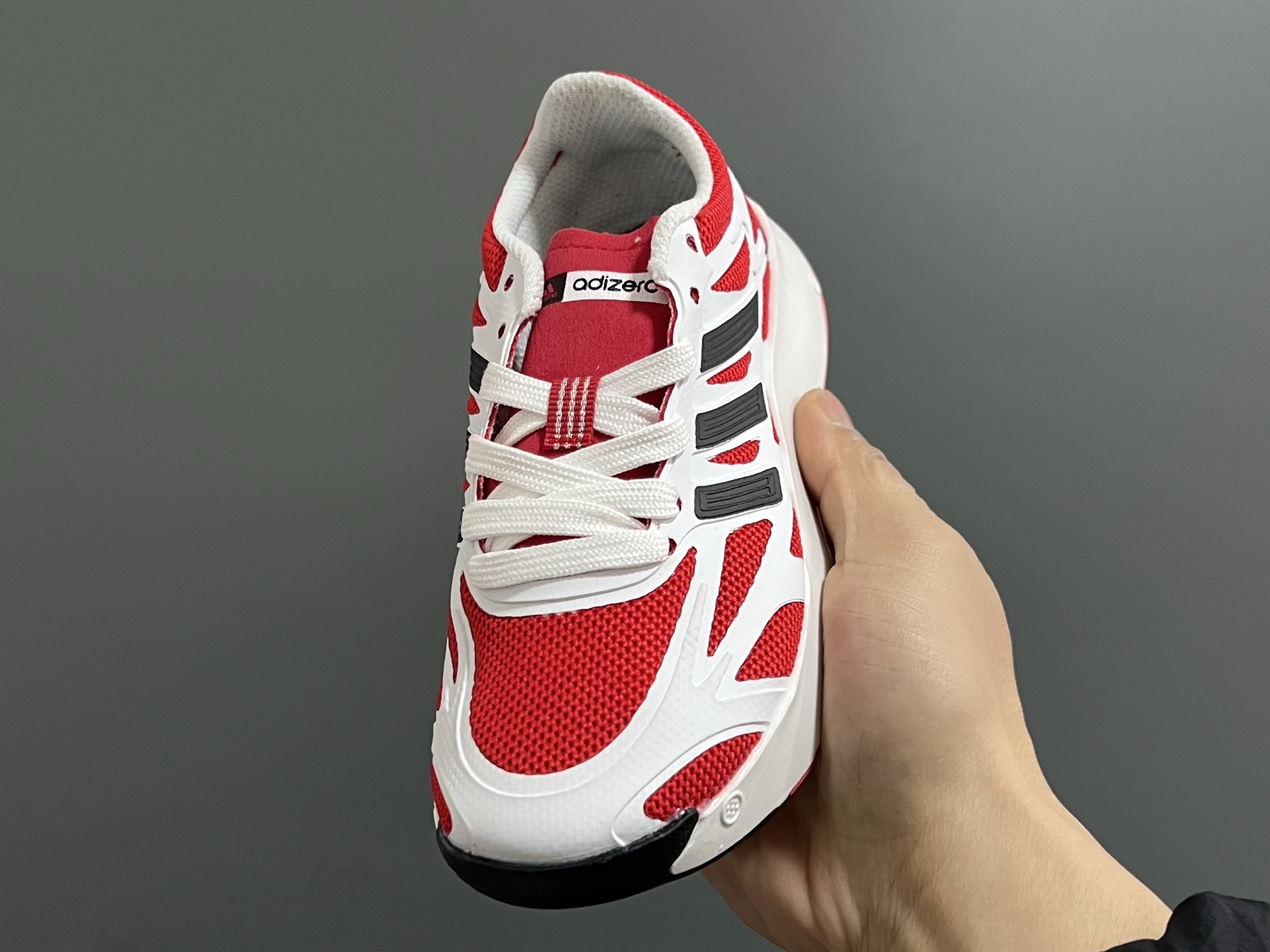 图片[3]-A家新款儿童鞋带扣摇摆运动鞋 尺码：28-35码 阿迪蕞新款摇摆鞋🆕 优质网面拼接☁️ 鞋带扣设计、穿脱便捷✌🏻 软弹后跟，脚感不言而喻✔️-选品中心