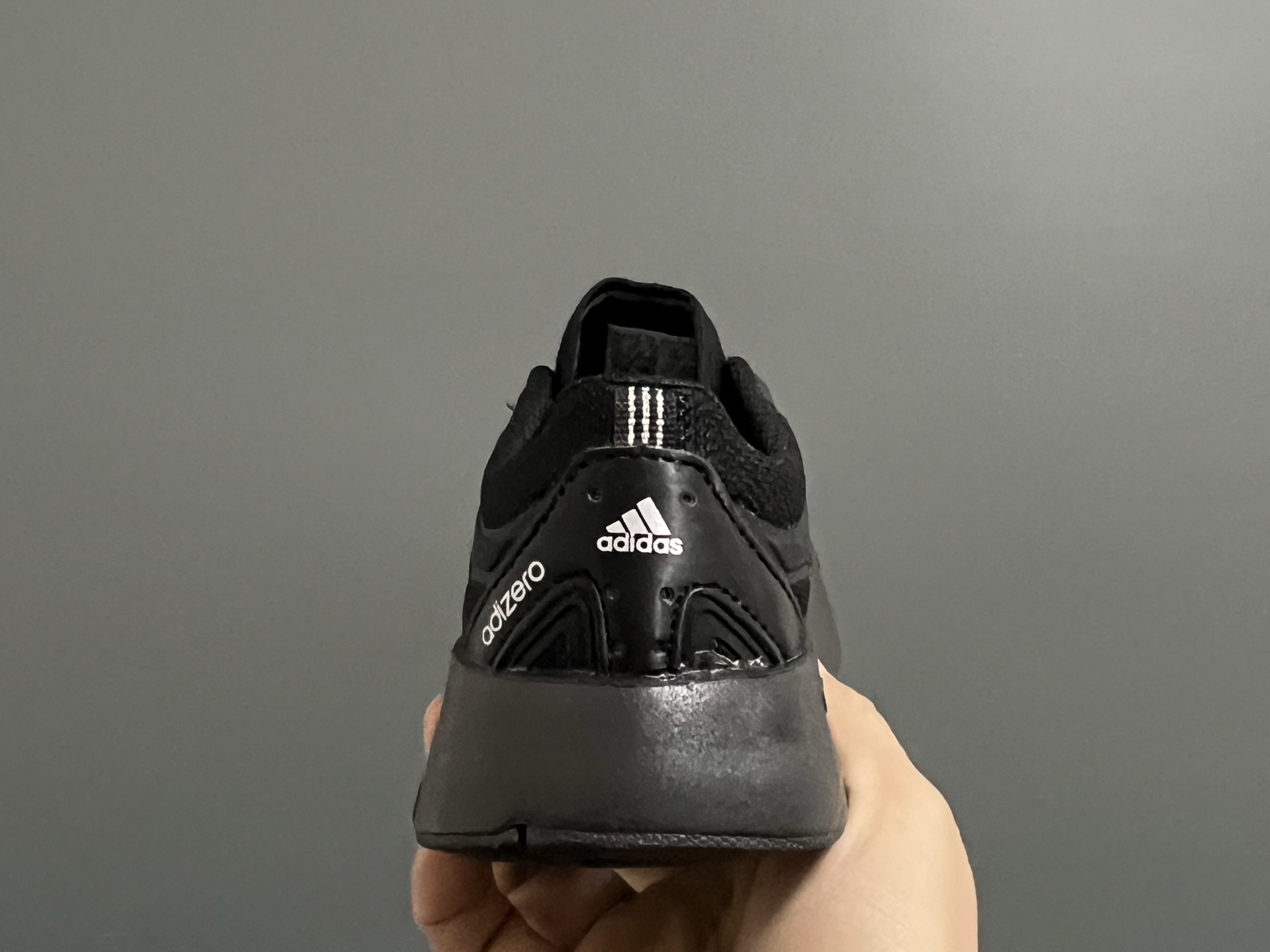 图片[7]-A家新款儿童鞋带扣摇摆运动鞋 尺码：28-35码 阿迪蕞新款摇摆鞋🆕 优质网面拼接☁️ 鞋带扣设计、穿脱便捷✌🏻 软弹后跟，脚感不言而喻✔️-选品中心