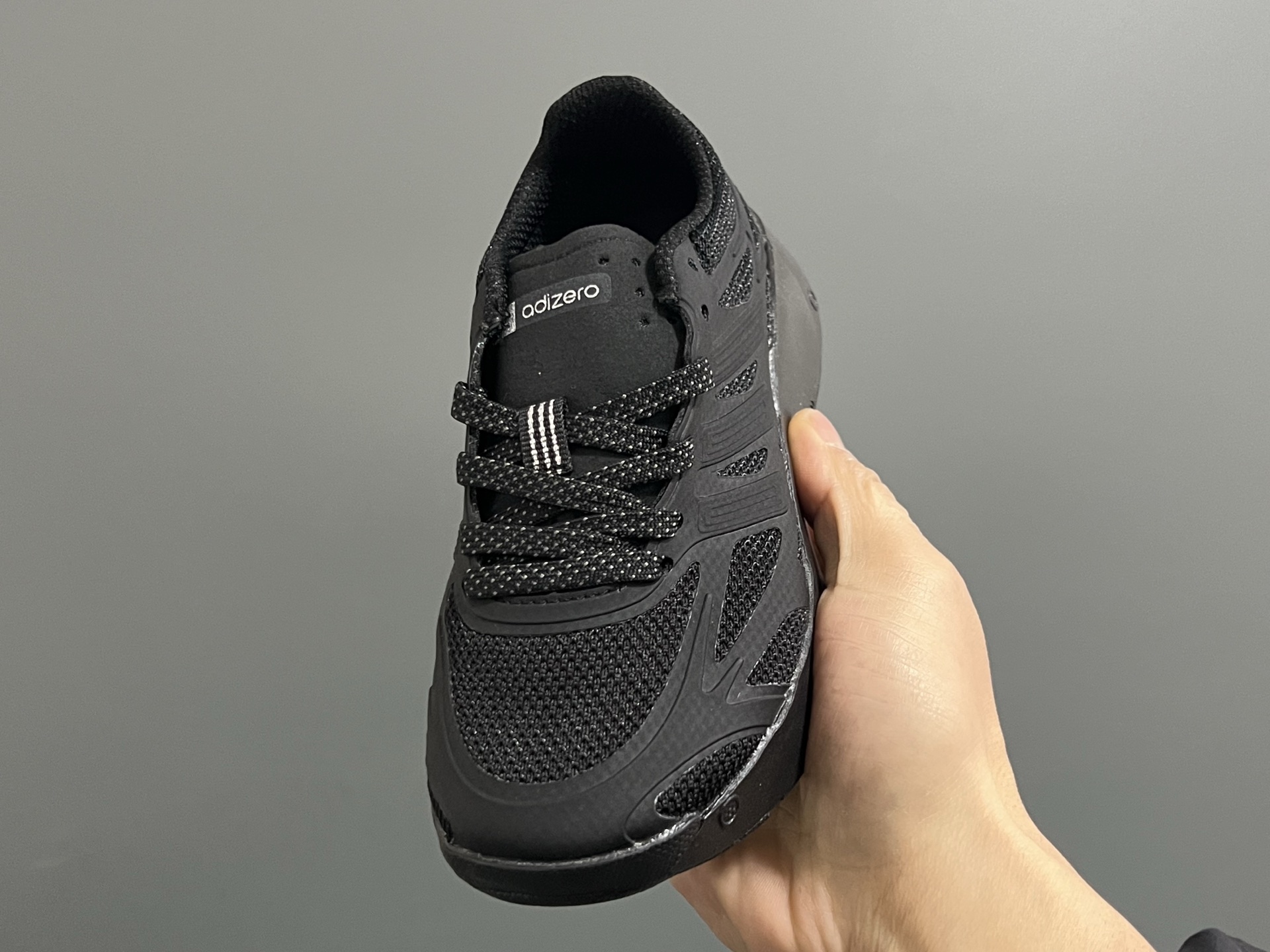 图片[3]-A家新款儿童鞋带扣摇摆运动鞋 尺码：28-35码 阿迪蕞新款摇摆鞋🆕 优质网面拼接☁️ 鞋带扣设计、穿脱便捷✌🏻 软弹后跟，脚感不言而喻✔️-选品中心