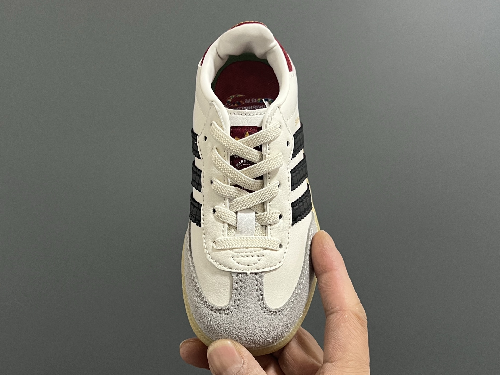 图片[8]-AD德训新年限定色儿童休闲鞋（小童） 尺码：22-27码松紧带 经典德训系列🆕 大小童匠心打造❤️ 小童松紧带，大童鞋带款 原装精致细节‼️ 质感满分💯 新年限定配色，满分推荐✔️-选品中心