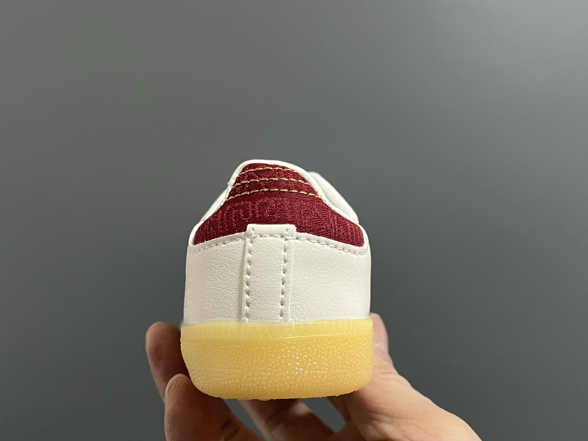 图片[7]-AD德训新年限定色儿童休闲鞋（小童） 尺码：22-27码松紧带 经典德训系列🆕 大小童匠心打造❤️ 小童松紧带，大童鞋带款 原装精致细节‼️ 质感满分💯 新年限定配色，满分推荐✔️-选品中心