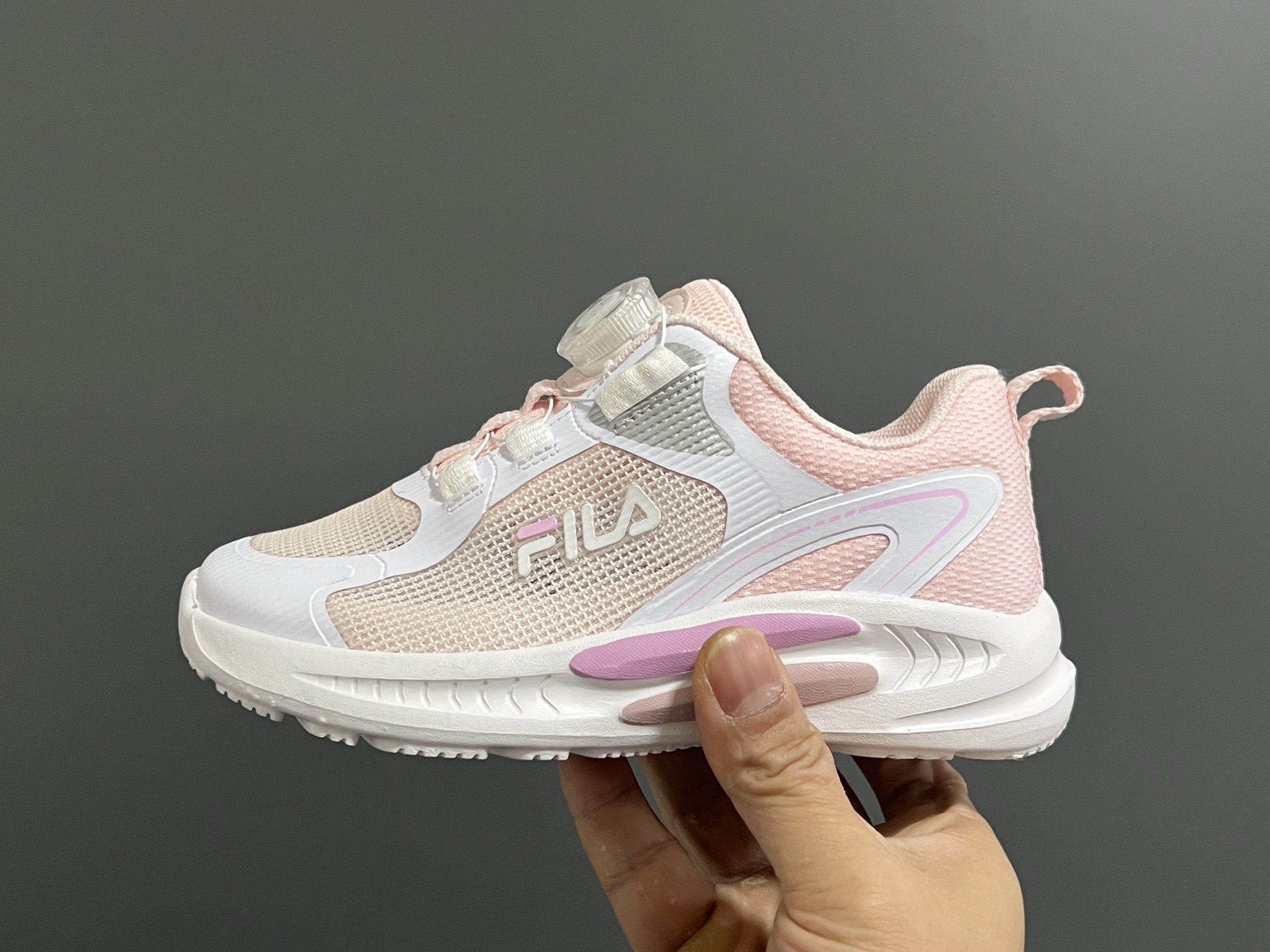 “New FILA Children’s Training Shoes with BoA Lock Design and Air-Transmitting Webs” - 图片 4