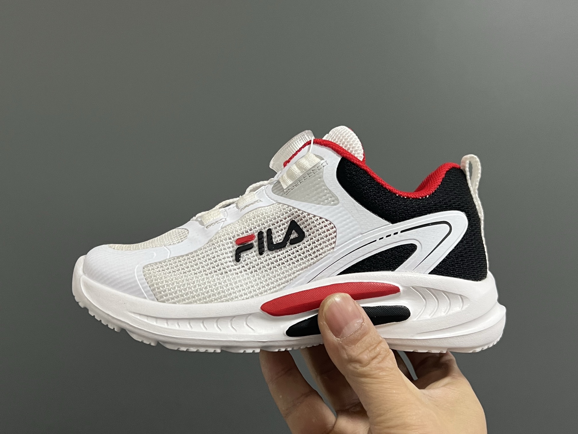 “New FILA Children’s Training Shoes with BoA Lock Design for Comfortable Fit” - 图片 4