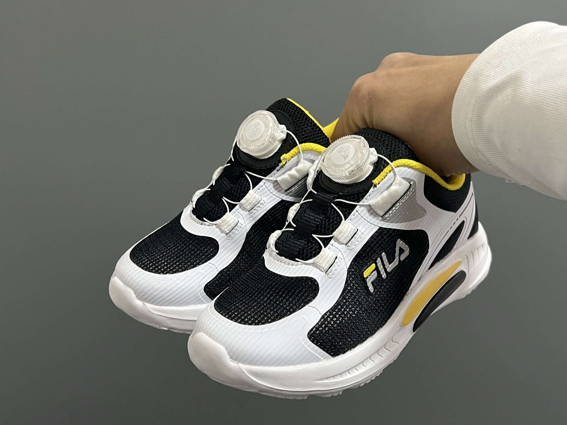 “New FILA Children’s Training Shoes with BoA Lock Design for Comfort and Style” - 图片 2