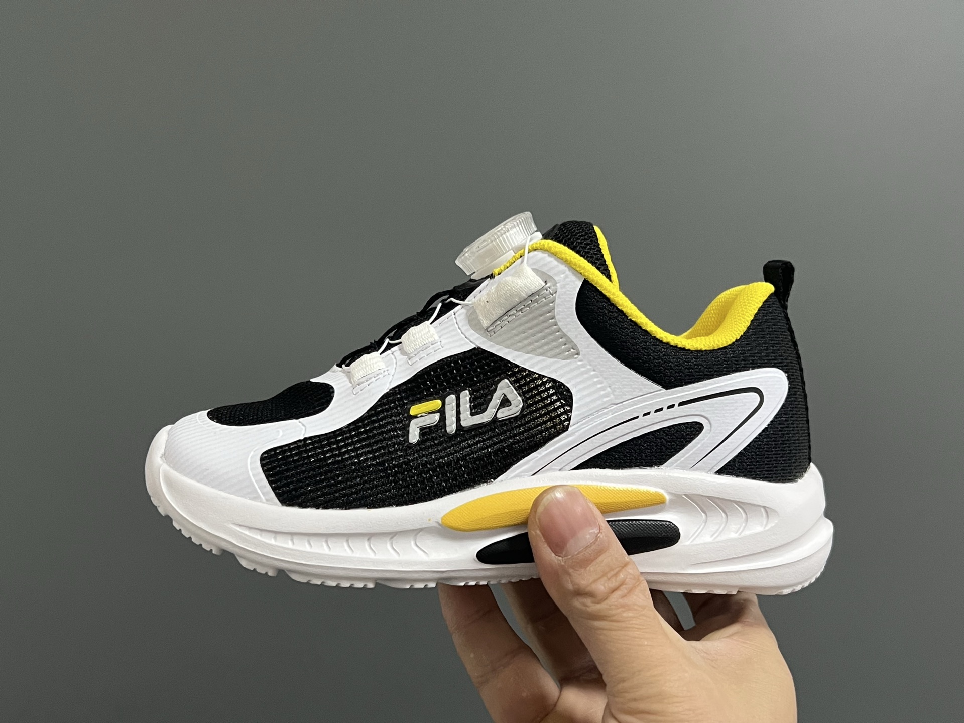 “New FILA Children’s Training Shoes with BoA Lock Design for Comfort and Style” - 图片 4
