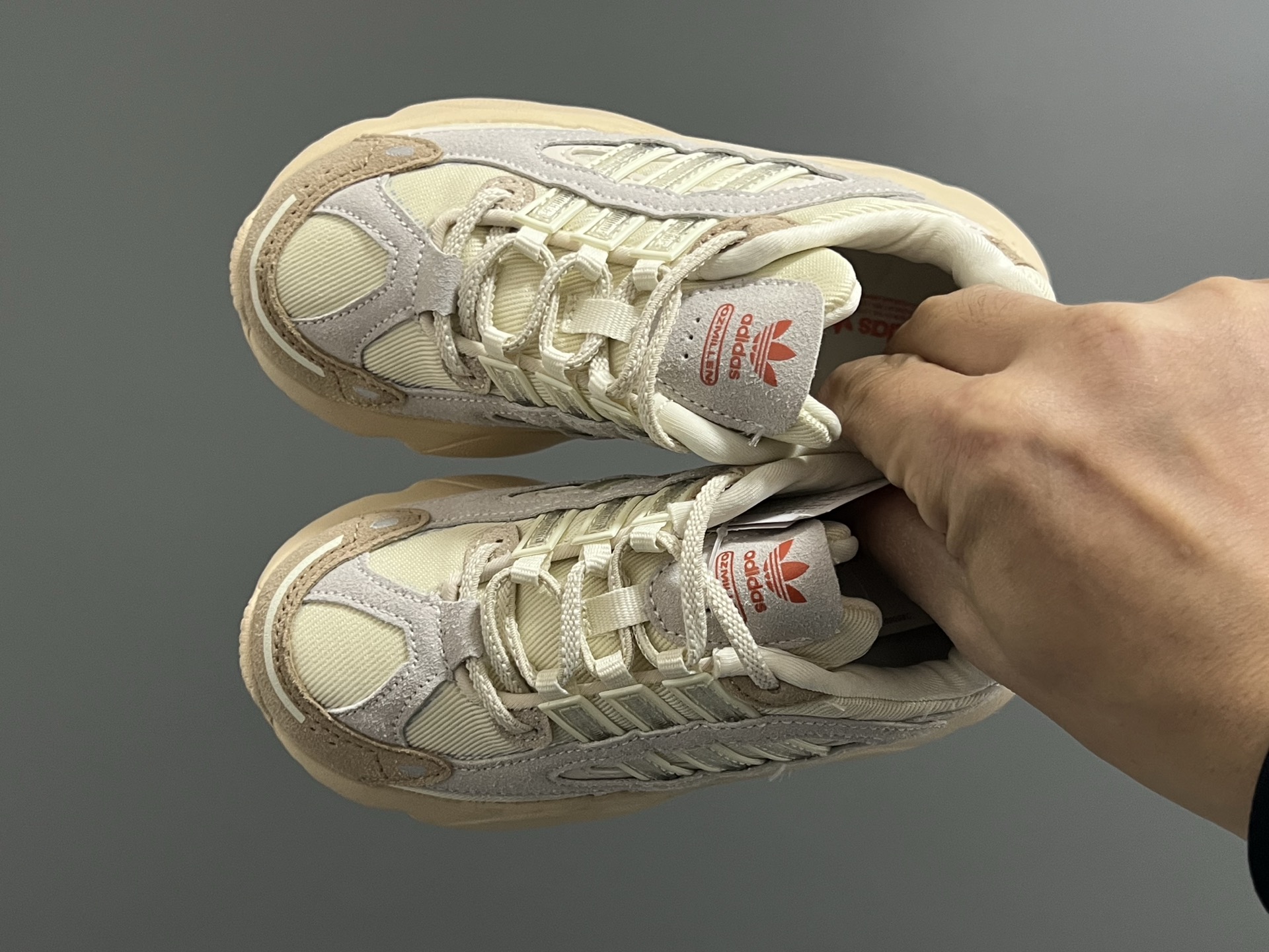 图片[2]-A家新款Oz*millen松紧带儿童老爹鞋 尺码：26-37码 Adidas90年代复古新款🆕 松紧带设计，穿脱便捷✌🏻 超轻老爹大底，百搭又时髦✨ 优质皮料拼接质感满满💯-选品中心