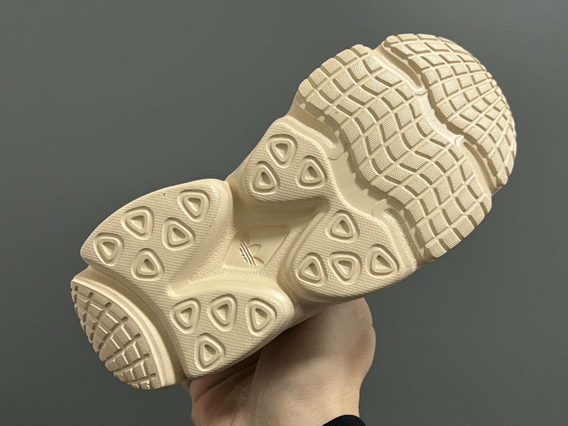 图片[7]-A家新款Oz*millen松紧带儿童老爹鞋 尺码：26-37码 Adidas90年代复古新款🆕 松紧带设计，穿脱便捷✌🏻 超轻老爹大底，百搭又时髦✨ 优质皮料拼接质感满满💯-选品中心