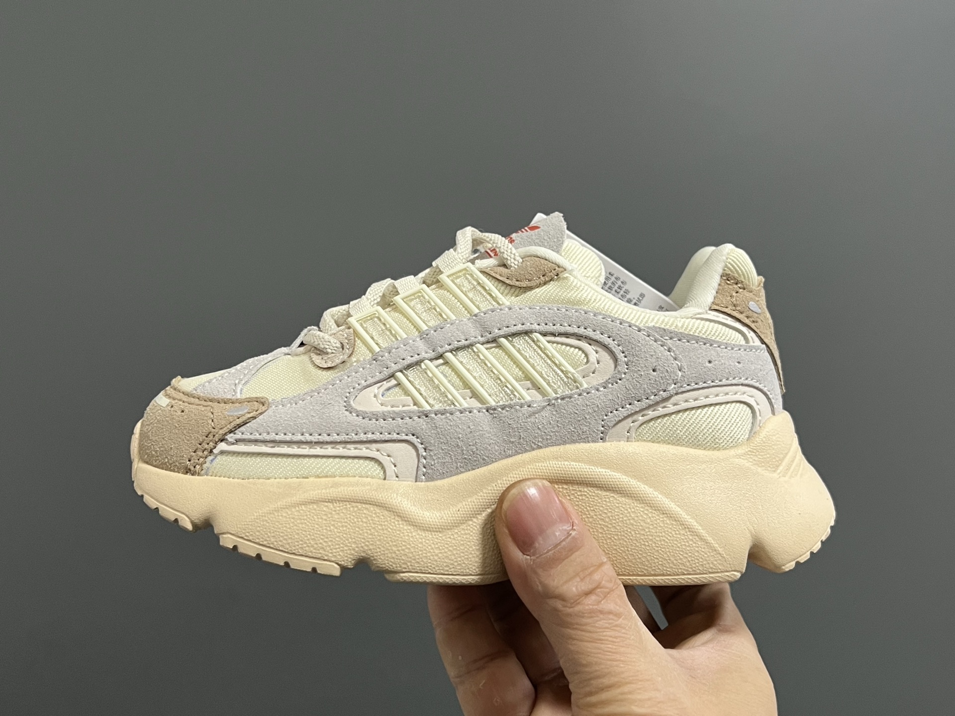 图片[4]-A家新款Oz*millen松紧带儿童老爹鞋 尺码：26-37码 Adidas90年代复古新款🆕 松紧带设计，穿脱便捷✌🏻 超轻老爹大底，百搭又时髦✨ 优质皮料拼接质感满满💯-选品中心