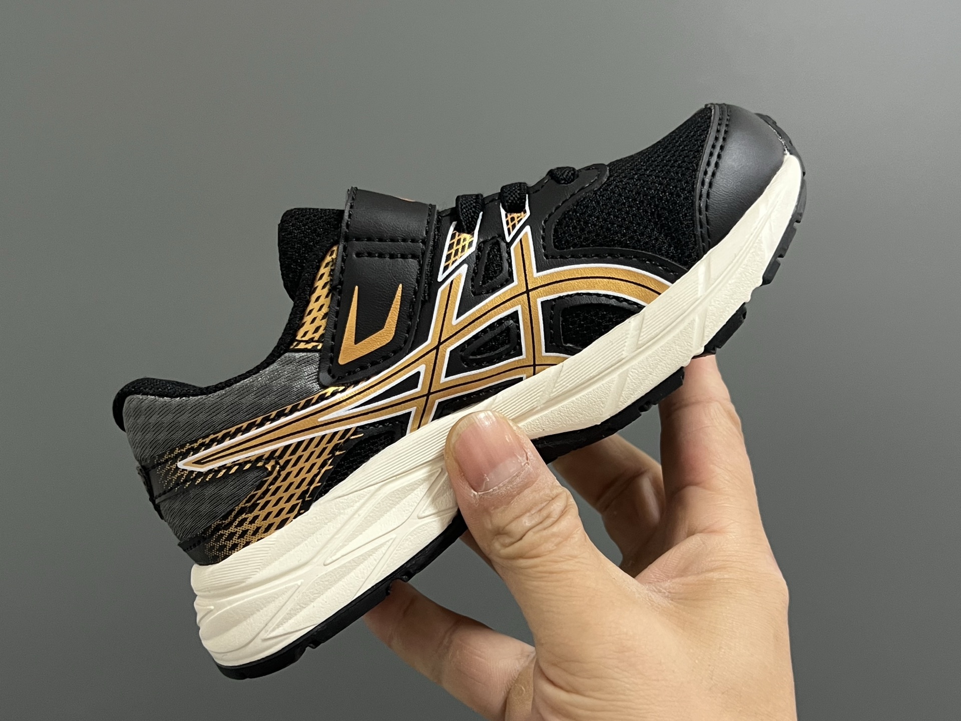 图片[6]-YSS新款魔术贴儿童缓震运动鞋 尺码：22-37码 经典YSS运动系列🔥 魔术贴松紧带设计，穿脱方便✌🏻 原装耐磨防滑大底，脚感不言而喻☁️-选品中心