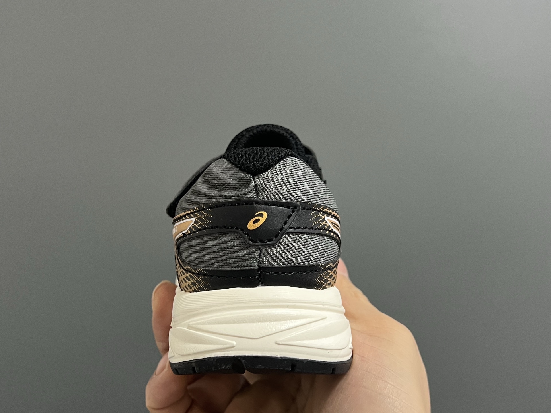 图片[7]-YSS新款魔术贴儿童缓震运动鞋 尺码：22-37码 经典YSS运动系列🔥 魔术贴松紧带设计，穿脱方便✌🏻 原装耐磨防滑大底，脚感不言而喻☁️-选品中心