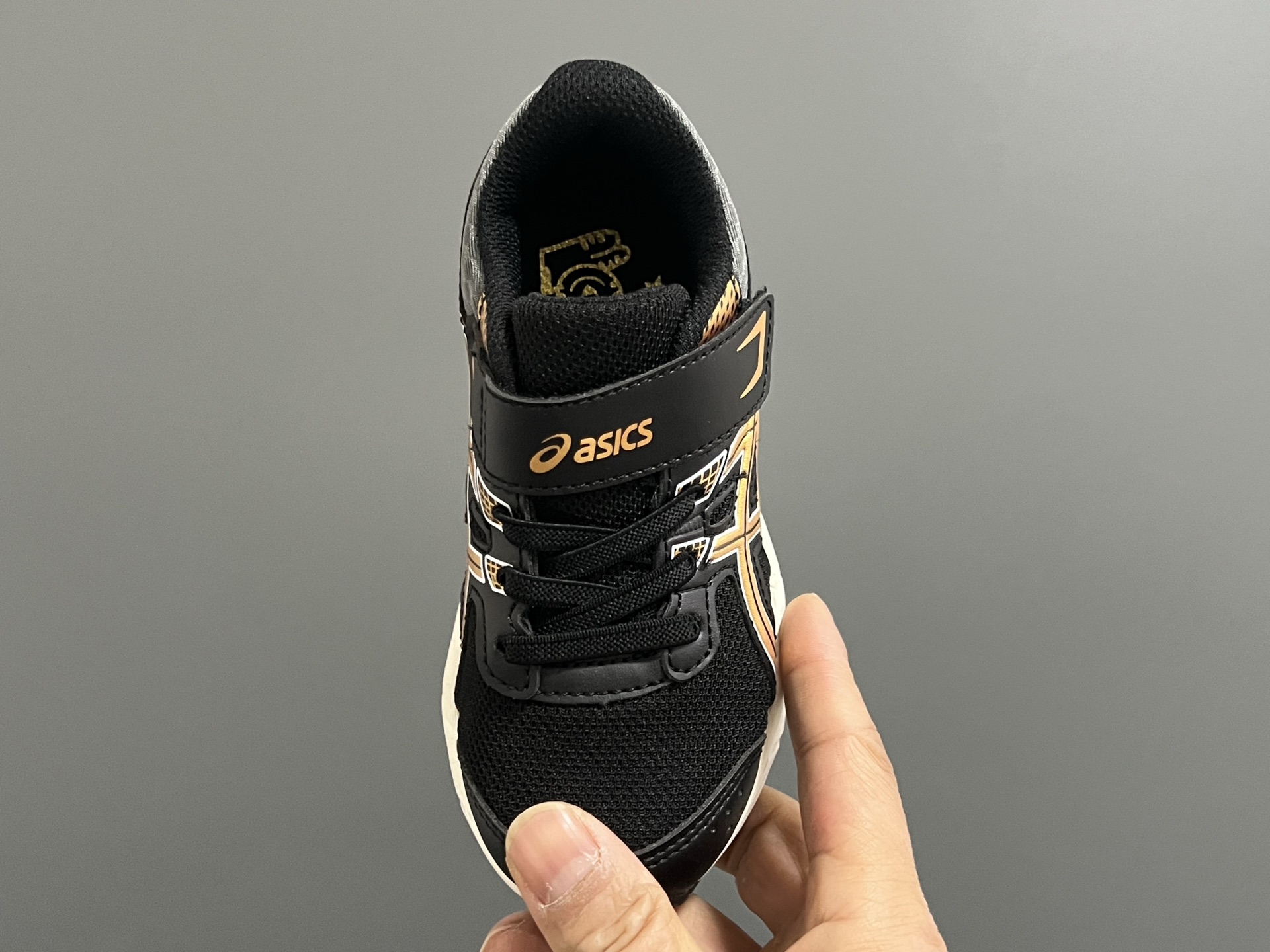 图片[8]-YSS新款魔术贴儿童缓震运动鞋 尺码：22-37码 经典YSS运动系列🔥 魔术贴松紧带设计，穿脱方便✌🏻 原装耐磨防滑大底，脚感不言而喻☁️-选品中心