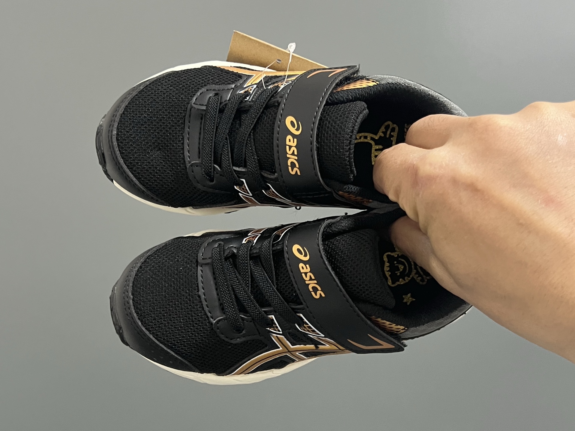 图片[2]-YSS新款魔术贴儿童缓震运动鞋 尺码：22-37码 经典YSS运动系列🔥 魔术贴松紧带设计，穿脱方便✌🏻 原装耐磨防滑大底，脚感不言而喻☁️-选品中心