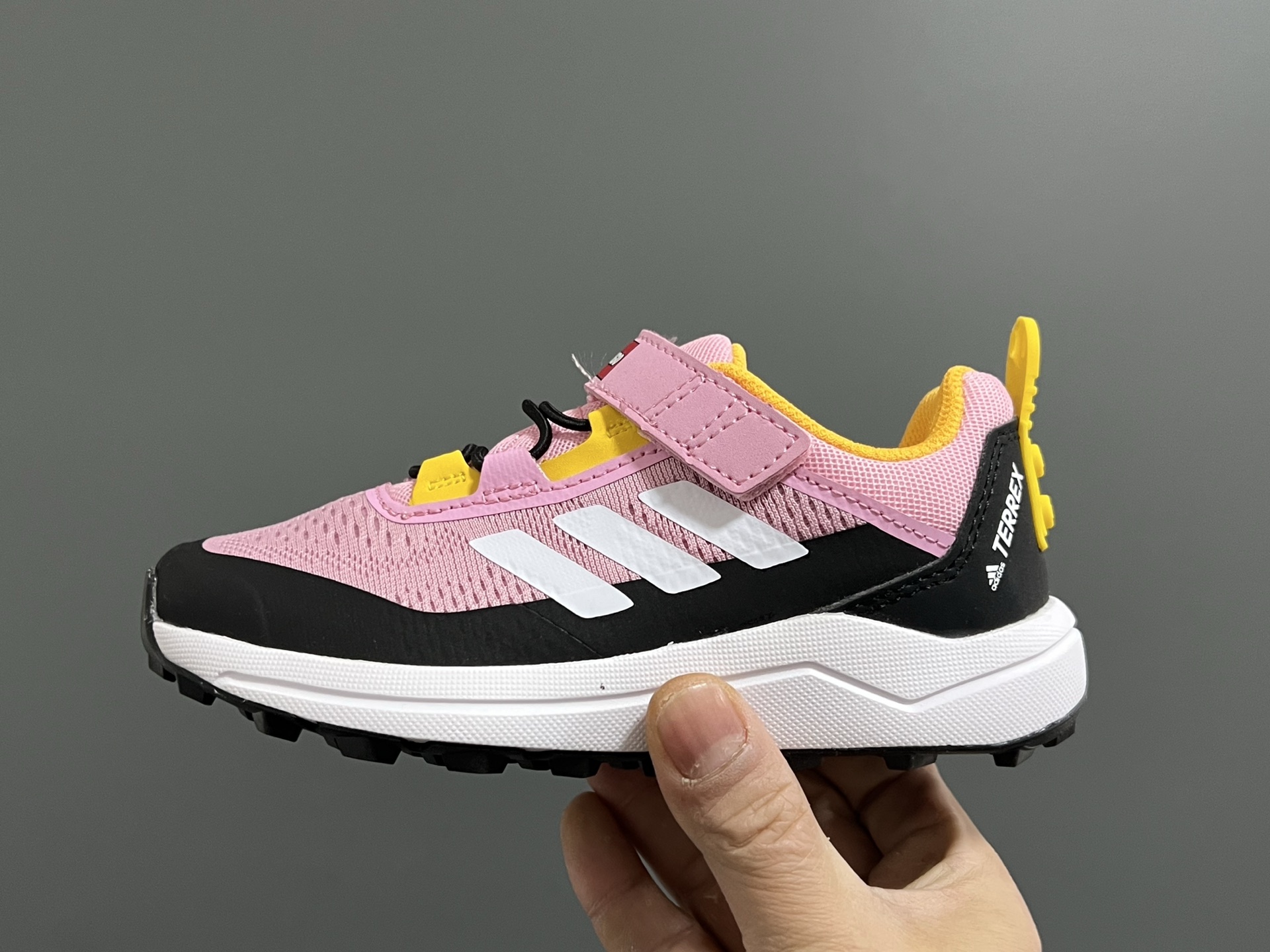 图片[4]-AD乐高联名户外轻便魔术贴儿童运动鞋26-37码 超赞的乐高联名系✔️ 高密度针织鞋面，质感超软超舒服☁️ 抓地力超强的橡胶大底，脚感不言而喻✌🏻-选品中心