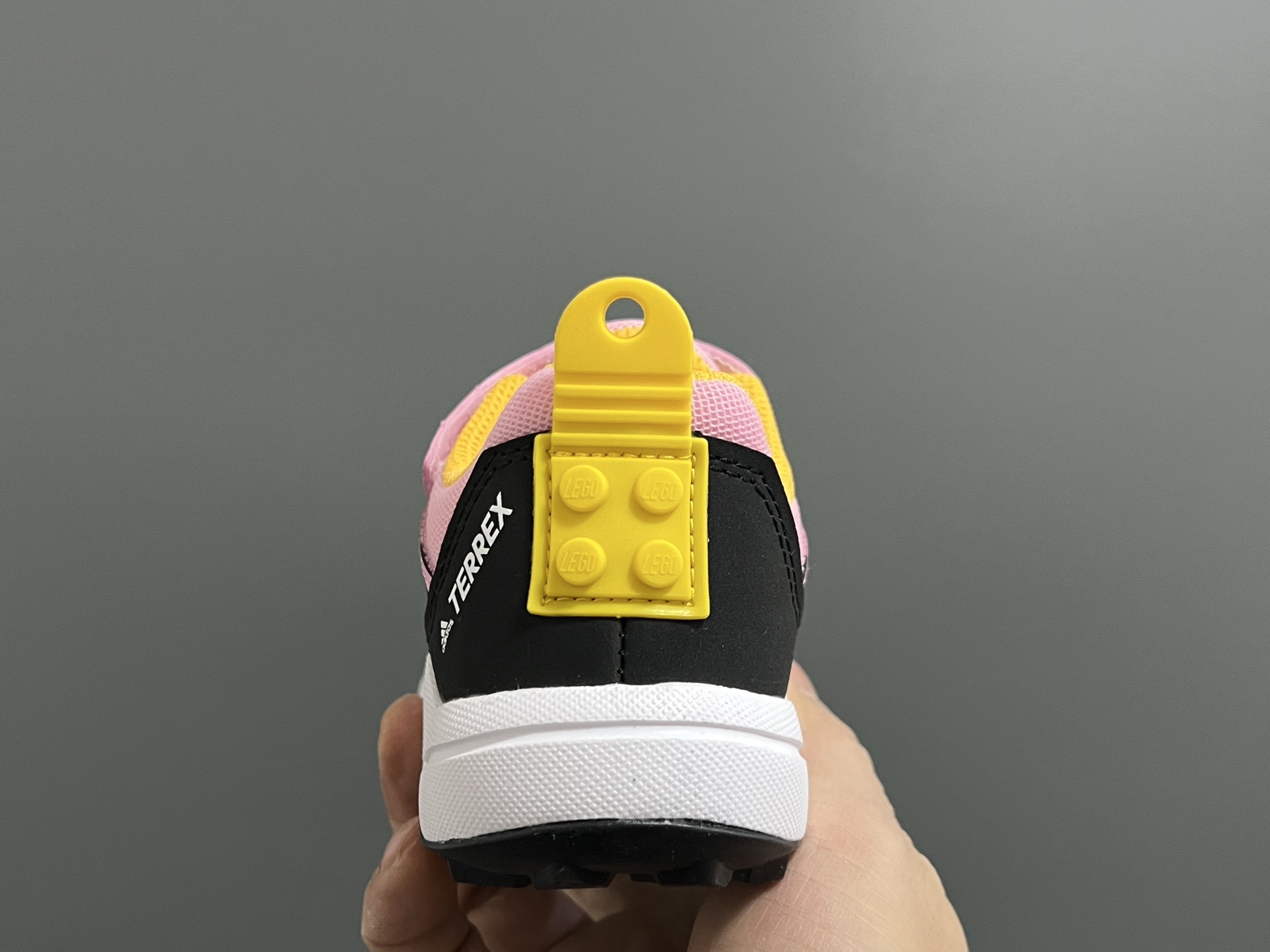 图片[7]-AD乐高联名户外轻便魔术贴儿童运动鞋26-37码 超赞的乐高联名系✔️ 高密度针织鞋面，质感超软超舒服☁️ 抓地力超强的橡胶大底，脚感不言而喻✌🏻-选品中心