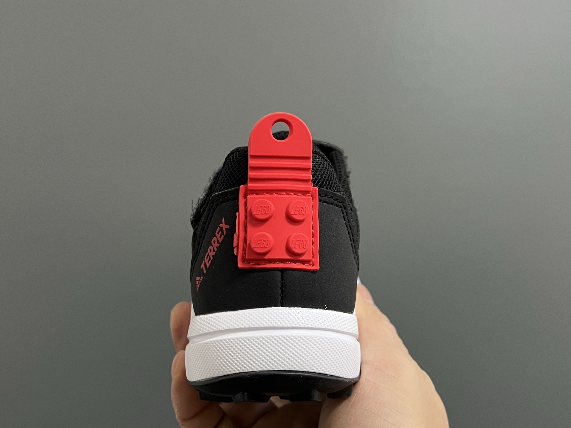 图片[7]-AD乐高联名户外轻便魔术贴儿童运动鞋26-37码 超赞的乐高联名系✔️ 高密度针织鞋面，质感超软超舒服☁️ 抓地力超强的橡胶大底，脚感不言而喻✌🏻-选品中心