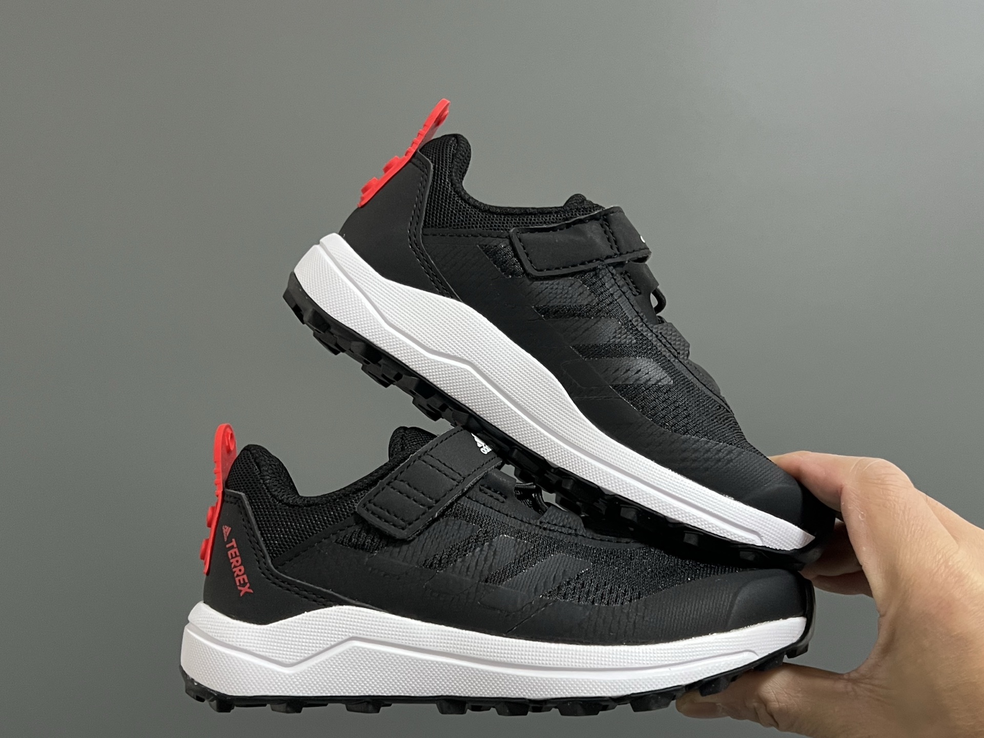 图片[9]-AD乐高联名户外轻便魔术贴儿童运动鞋26-37码 超赞的乐高联名系✔️ 高密度针织鞋面，质感超软超舒服☁️ 抓地力超强的橡胶大底，脚感不言而喻✌🏻-选品中心