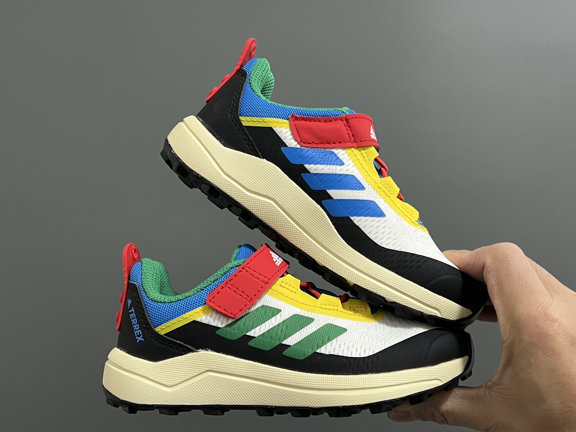 图片[9]-AD乐高联名户外轻便魔术贴儿童运动鞋26-37码 超赞的乐高联名系✔️ 高密度针织鞋面，质感超软超舒服☁️ 抓地力超强的橡胶大底，脚感不言而喻✌🏻-选品中心