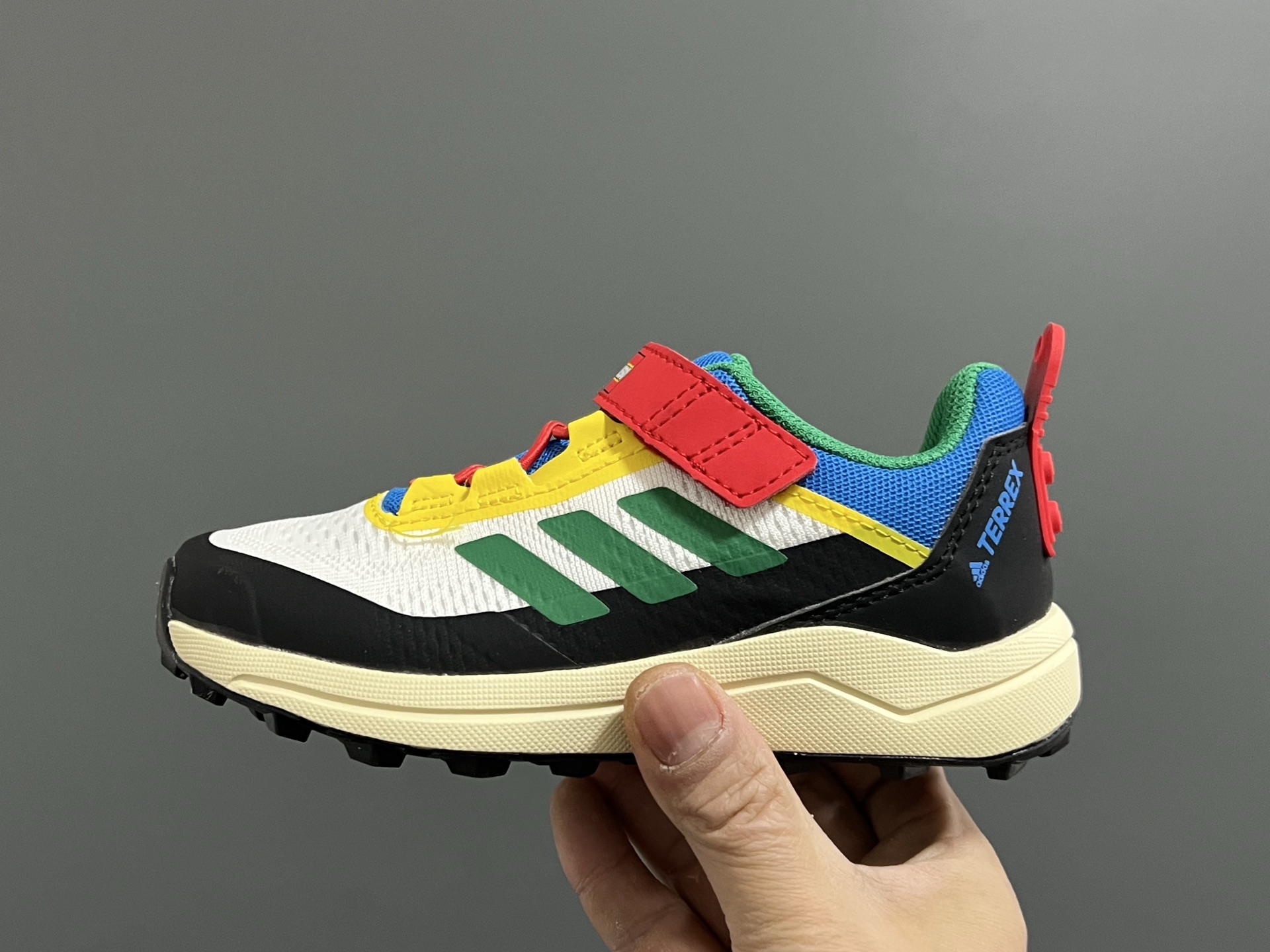 图片[4]-AD乐高联名户外轻便魔术贴儿童运动鞋26-37码 超赞的乐高联名系✔️ 高密度针织鞋面，质感超软超舒服☁️ 抓地力超强的橡胶大底，脚感不言而喻✌🏻-选品中心