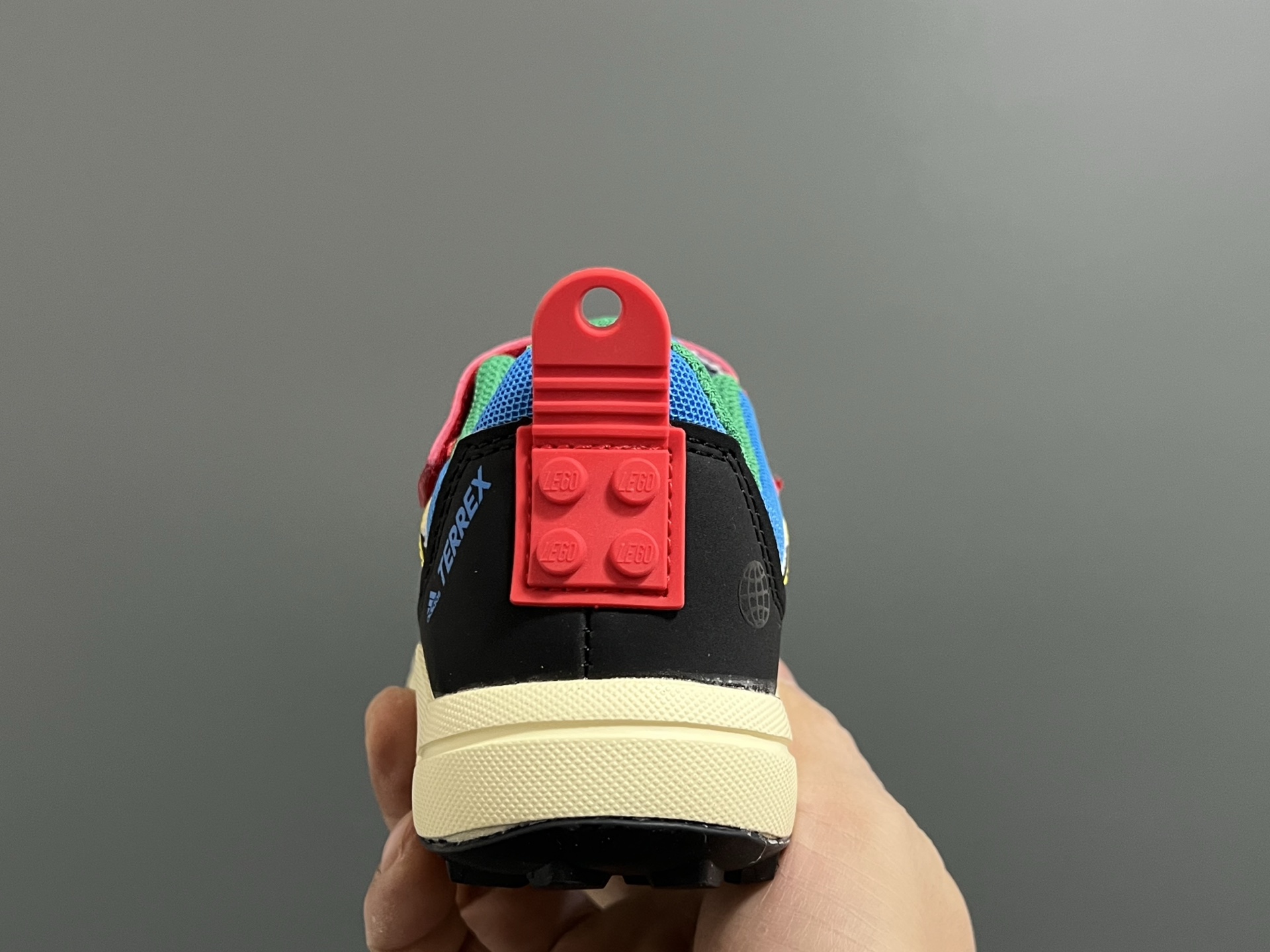 图片[7]-AD乐高联名户外轻便魔术贴儿童运动鞋26-37码 超赞的乐高联名系✔️ 高密度针织鞋面，质感超软超舒服☁️ 抓地力超强的橡胶大底，脚感不言而喻✌🏻-选品中心