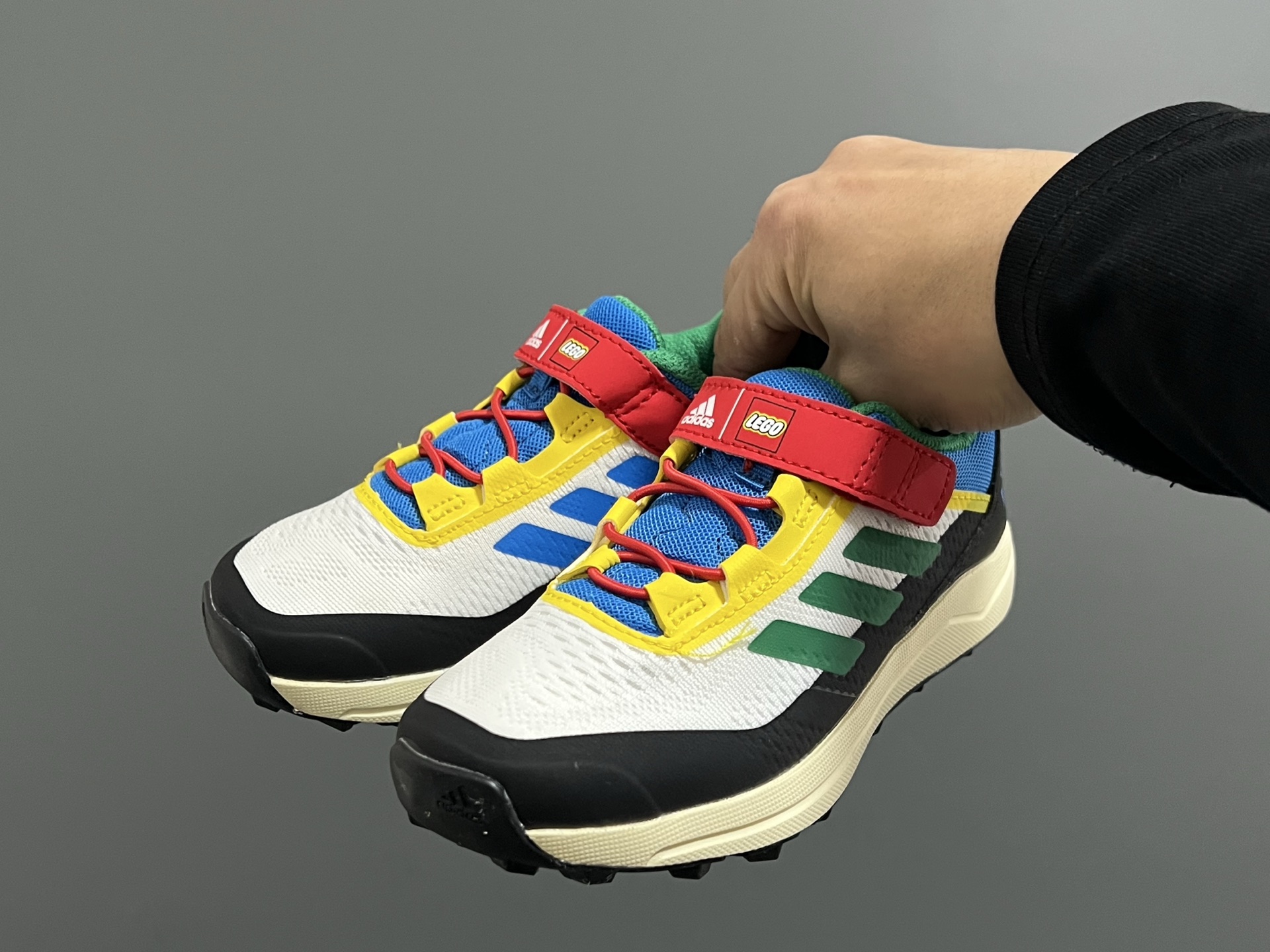 图片[2]-AD乐高联名户外轻便魔术贴儿童运动鞋26-37码 超赞的乐高联名系✔️ 高密度针织鞋面，质感超软超舒服☁️ 抓地力超强的橡胶大底，脚感不言而喻✌🏻-选品中心