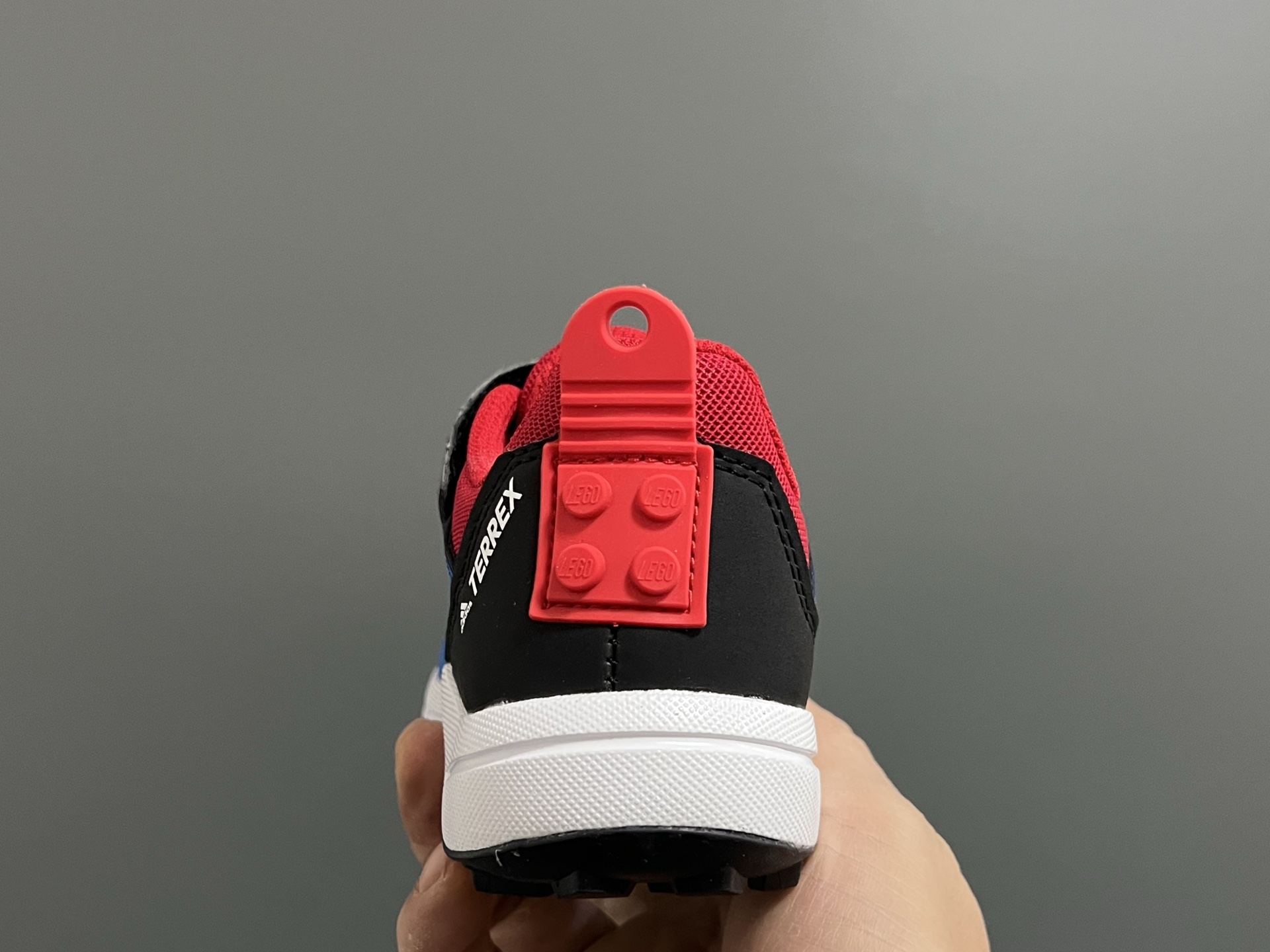 图片[7]-AD乐高联名户外轻便魔术贴儿童运动鞋26-37码 超赞的乐高联名系✔️ 高密度针织鞋面，质感超软超舒服☁️ 抓地力超强的橡胶大底，脚感不言而喻✌🏻-选品中心