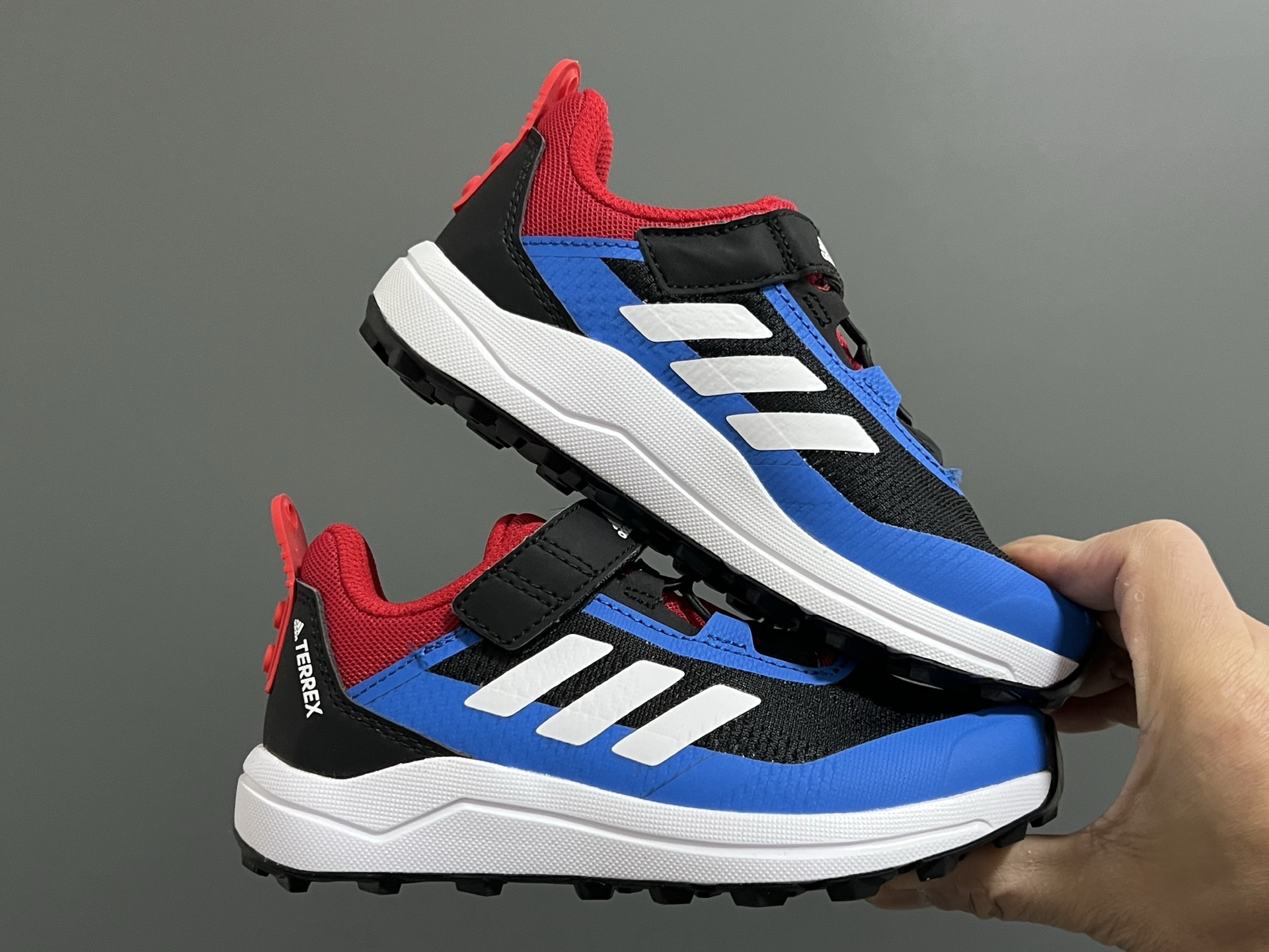 图片[9]-AD乐高联名户外轻便魔术贴儿童运动鞋26-37码 超赞的乐高联名系✔️ 高密度针织鞋面，质感超软超舒服☁️ 抓地力超强的橡胶大底，脚感不言而喻✌🏻-选品中心