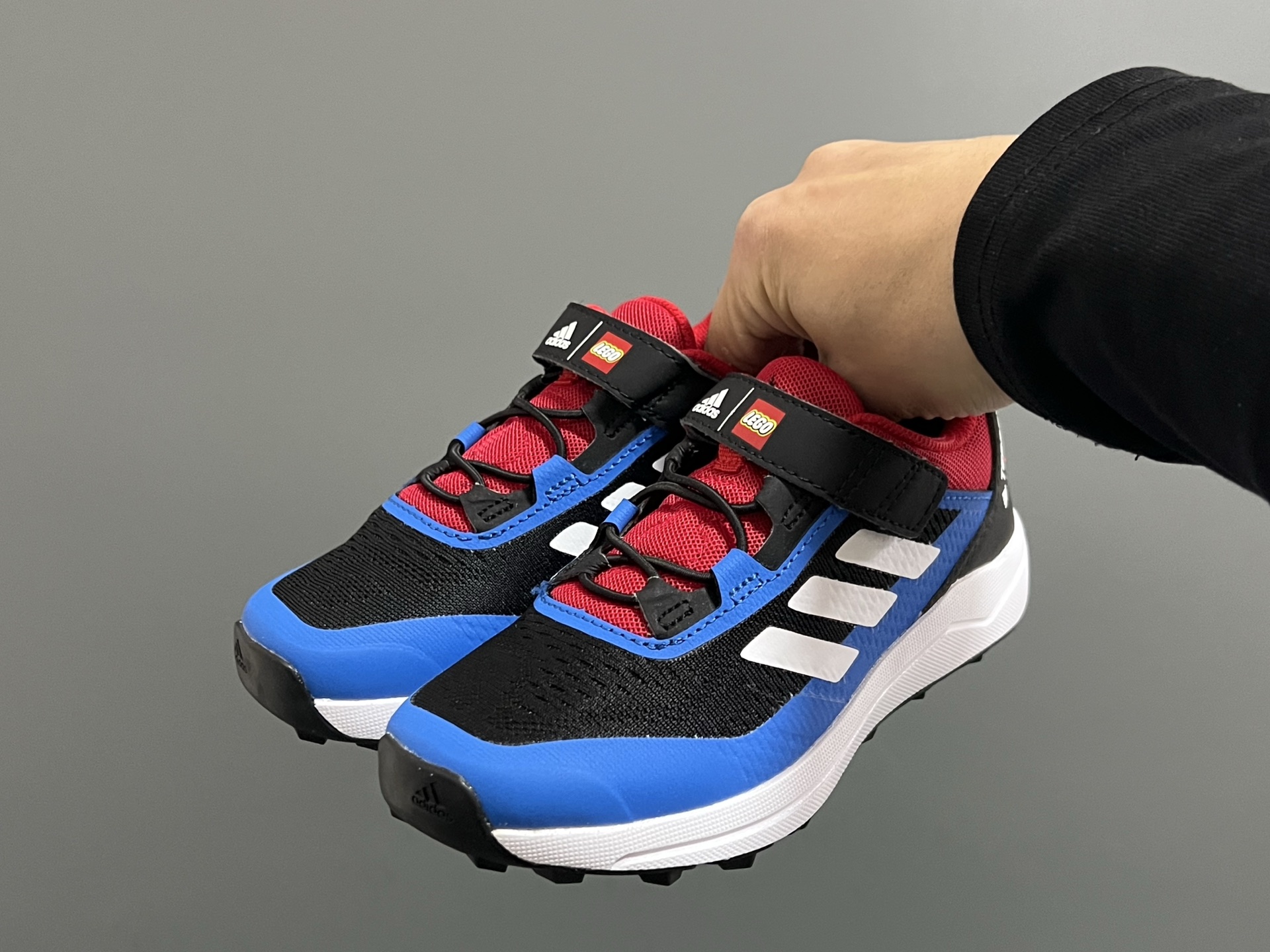 图片[2]-AD乐高联名户外轻便魔术贴儿童运动鞋26-37码 超赞的乐高联名系✔️ 高密度针织鞋面，质感超软超舒服☁️ 抓地力超强的橡胶大底，脚感不言而喻✌🏻-选品中心