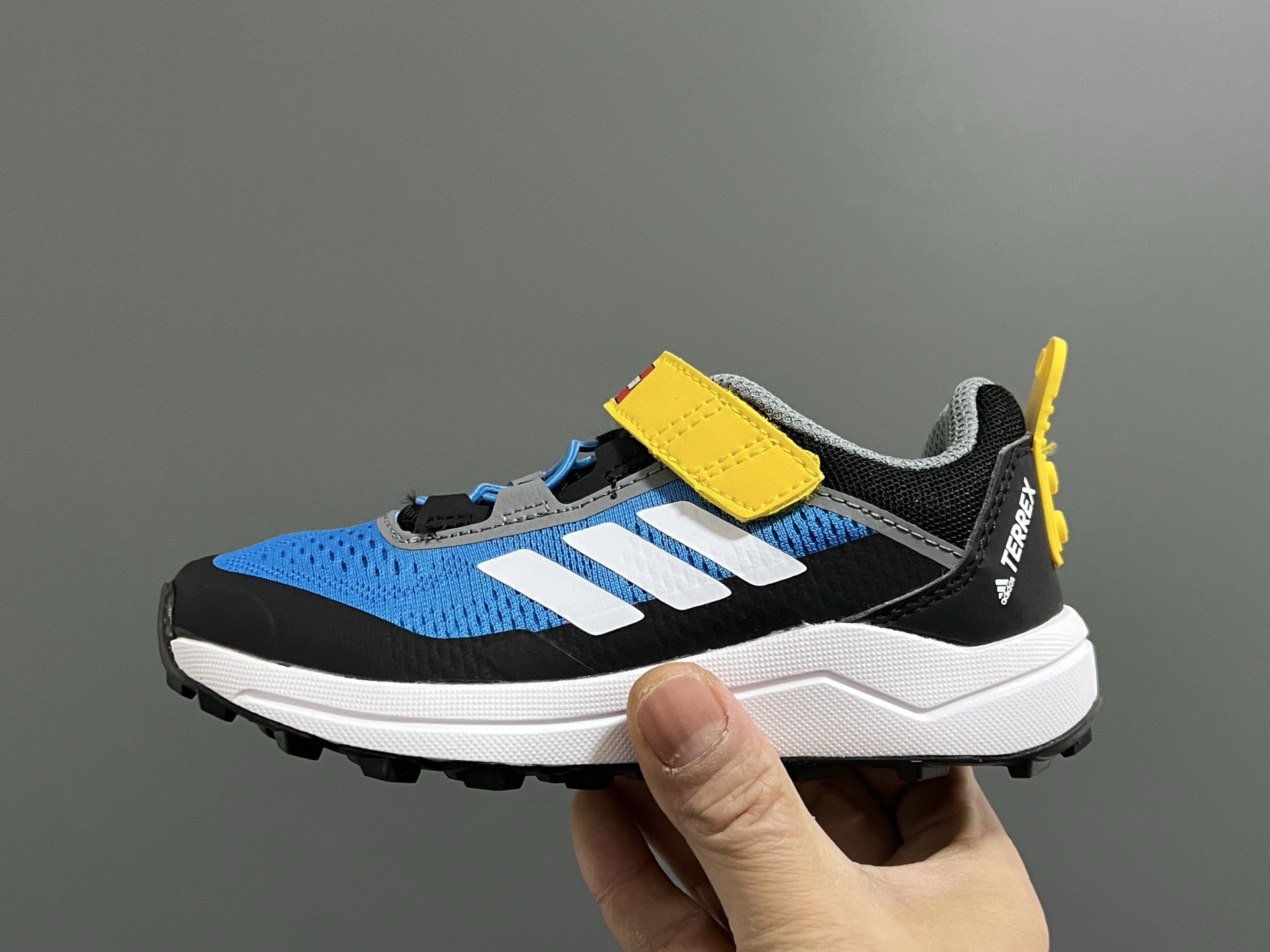 图片[4]-AD乐高联名户外轻便魔术贴儿童运动鞋26-37码 超赞的乐高联名系✔️ 高密度针织鞋面，质感超软超舒服☁️ 抓地力超强的橡胶大底，脚感不言而喻✌🏻-选品中心