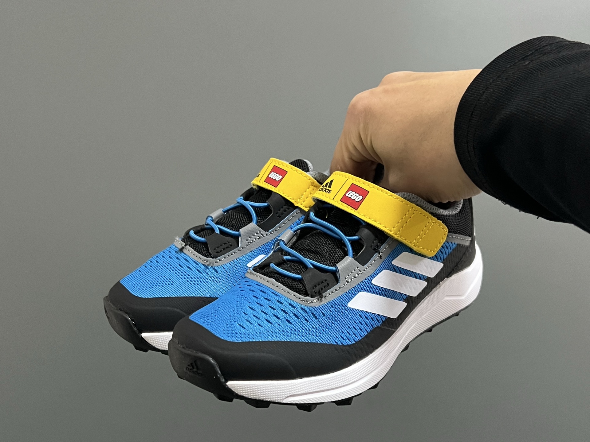 图片[2]-AD乐高联名户外轻便魔术贴儿童运动鞋26-37码 超赞的乐高联名系✔️ 高密度针织鞋面，质感超软超舒服☁️ 抓地力超强的橡胶大底，脚感不言而喻✌🏻-选品中心