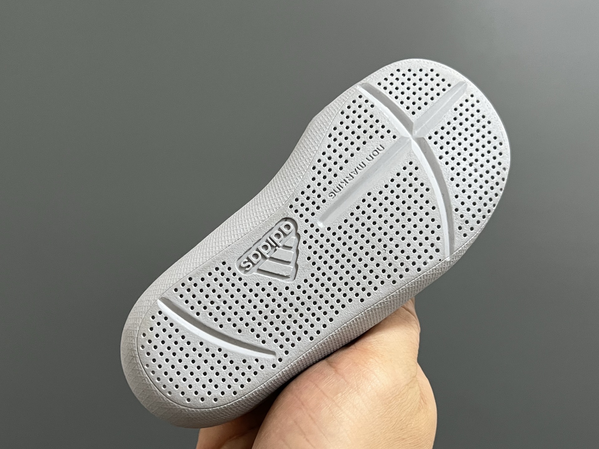 图片[5]-‼️活动价‼️‼️‼️ A家专G版涉水网面包头二代儿童凉鞋） 尺码：22-35码 薅羊毛时刻来啦👏🏻 专柜同步新款🆕 主推工厂出品，大厂工艺做工要求都超高👍🏻 1：1原版定制，完美还原💯 采用进口魔术贴，更加耐用✔️ 全码现货❤️-选品中心