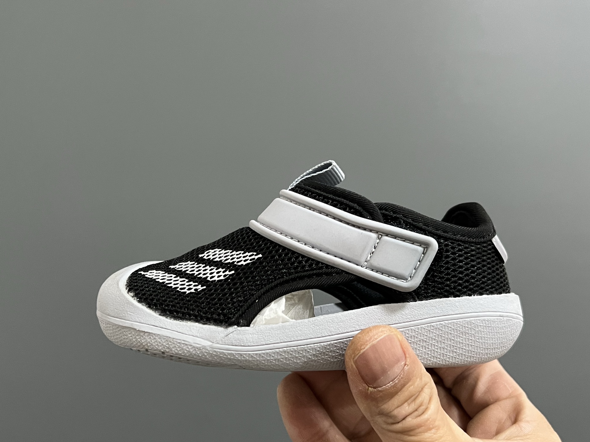 图片[4]-‼️活动价‼️‼️‼️ A家专G版涉水网面包头二代儿童凉鞋） 尺码：22-35码 薅羊毛时刻来啦👏🏻 专柜同步新款🆕 主推工厂出品，大厂工艺做工要求都超高👍🏻 1：1原版定制，完美还原💯 采用进口魔术贴，更加耐用✔️ 全码现货❤️-选品中心