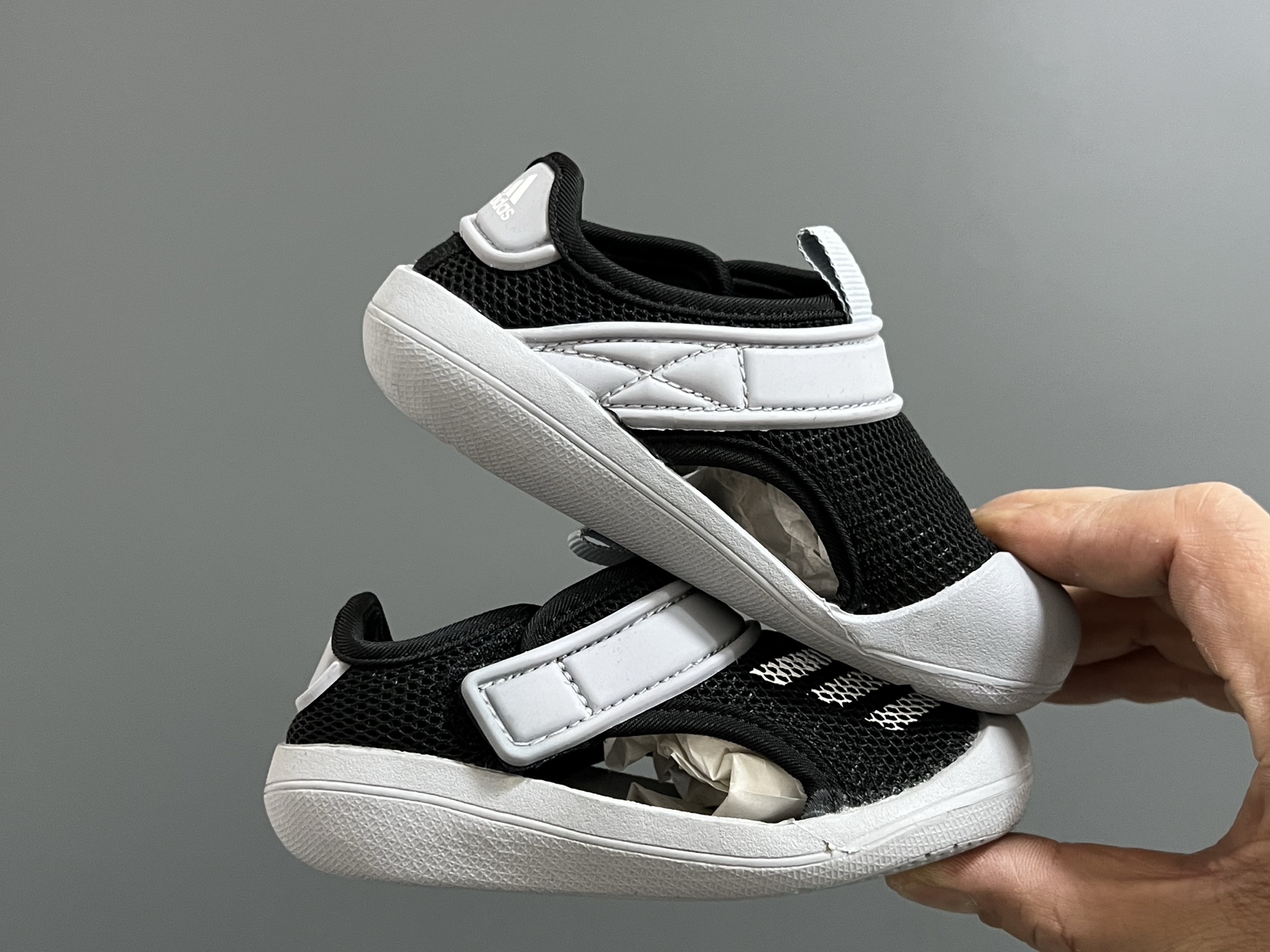 图片[9]-‼️活动价‼️‼️‼️ A家专G版涉水网面包头二代儿童凉鞋） 尺码：22-35码 薅羊毛时刻来啦👏🏻 专柜同步新款🆕 主推工厂出品，大厂工艺做工要求都超高👍🏻 1：1原版定制，完美还原💯 采用进口魔术贴，更加耐用✔️ 全码现货❤️-选品中心