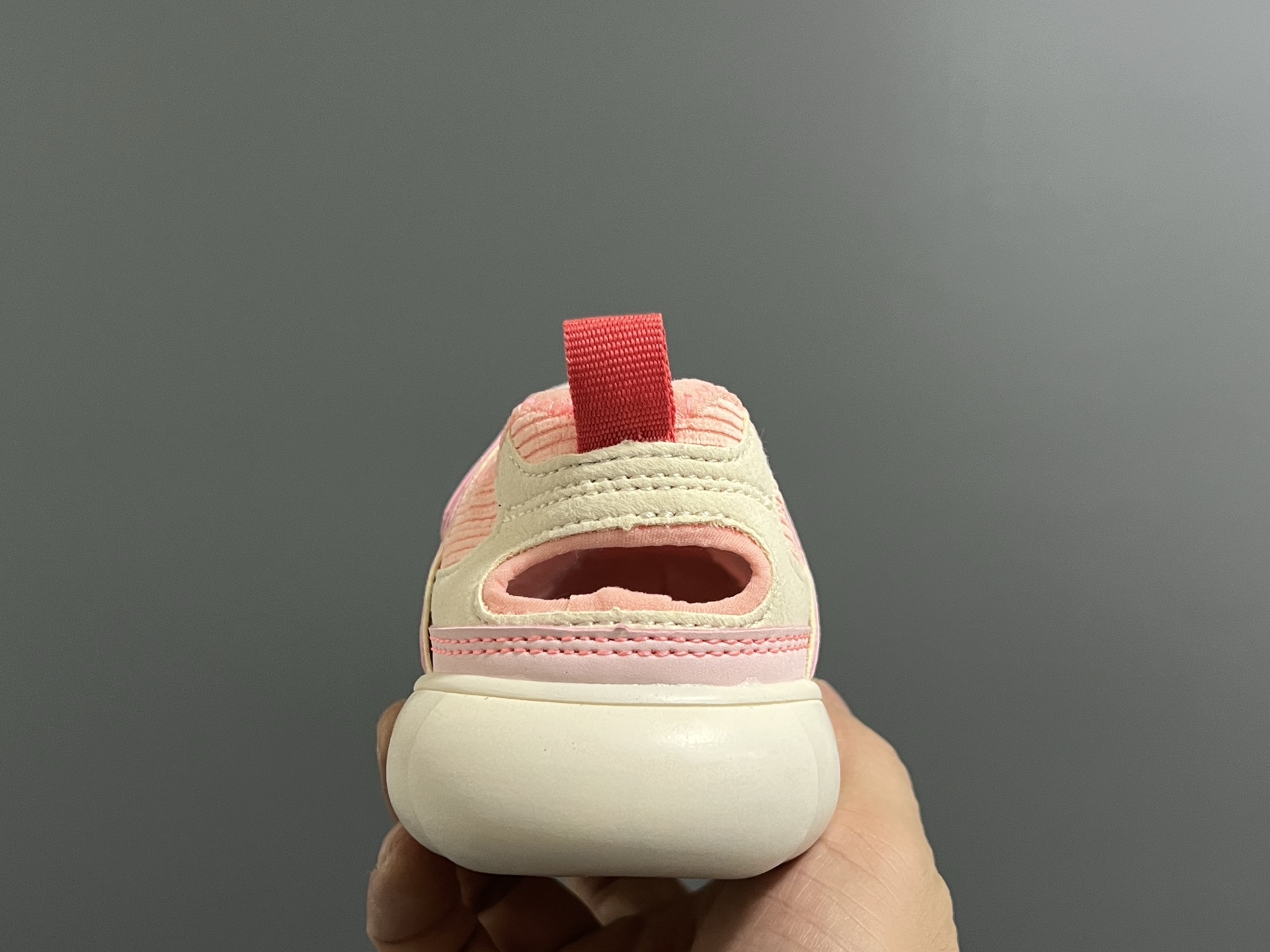 图片[6]-NB新款920玛丽珍网面拼接魔术贴儿童凉鞋 尺码：24-37码 时髦又洋气的NB玛丽珍系列🔥 网面➕优质皮料拼接，透气又舒适☁️ 1：1高端定制MD大底，脚感超舒服😌 魔术贴设计，穿脱超级方便✌🏻 闭眼入的八色，搭配袜子超洋气✨-选品中心