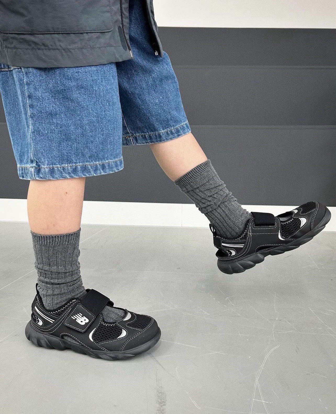 图片[6]-尺码表在这👇🏻牛B新款920玛丽珍网面拼接魔术贴儿童凉鞋. 尺码：24-37码 内长为适合脚长，脚多长选多长 例：脚长17左右选择28码比较合适 多花一分钟量好脚长，🉑节约来回换码的时间和运费哦😘-选品中心