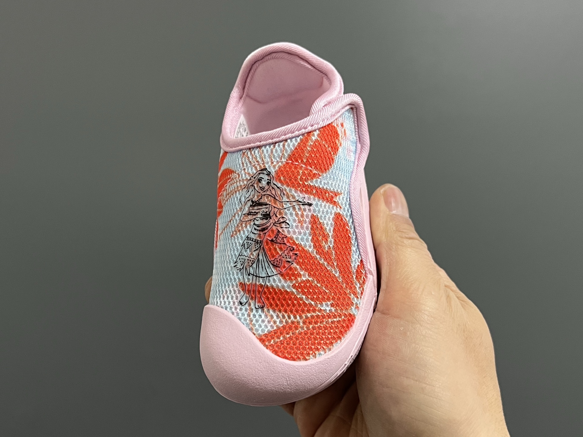 图片[3]-原单 A家包头三代儿童网面魔术贴凉鞋 尺码：22-35码 原单品质，软贝同厂，品质保证👍🏻 透气性网面，速干又舒适☁️ 耐磨防滑橡胶大底，脚感超舒服☁️ 海边度假🏖️日常生活都非常合适✌🏻 魔术贴设计，穿脱方便✔️-选品中心