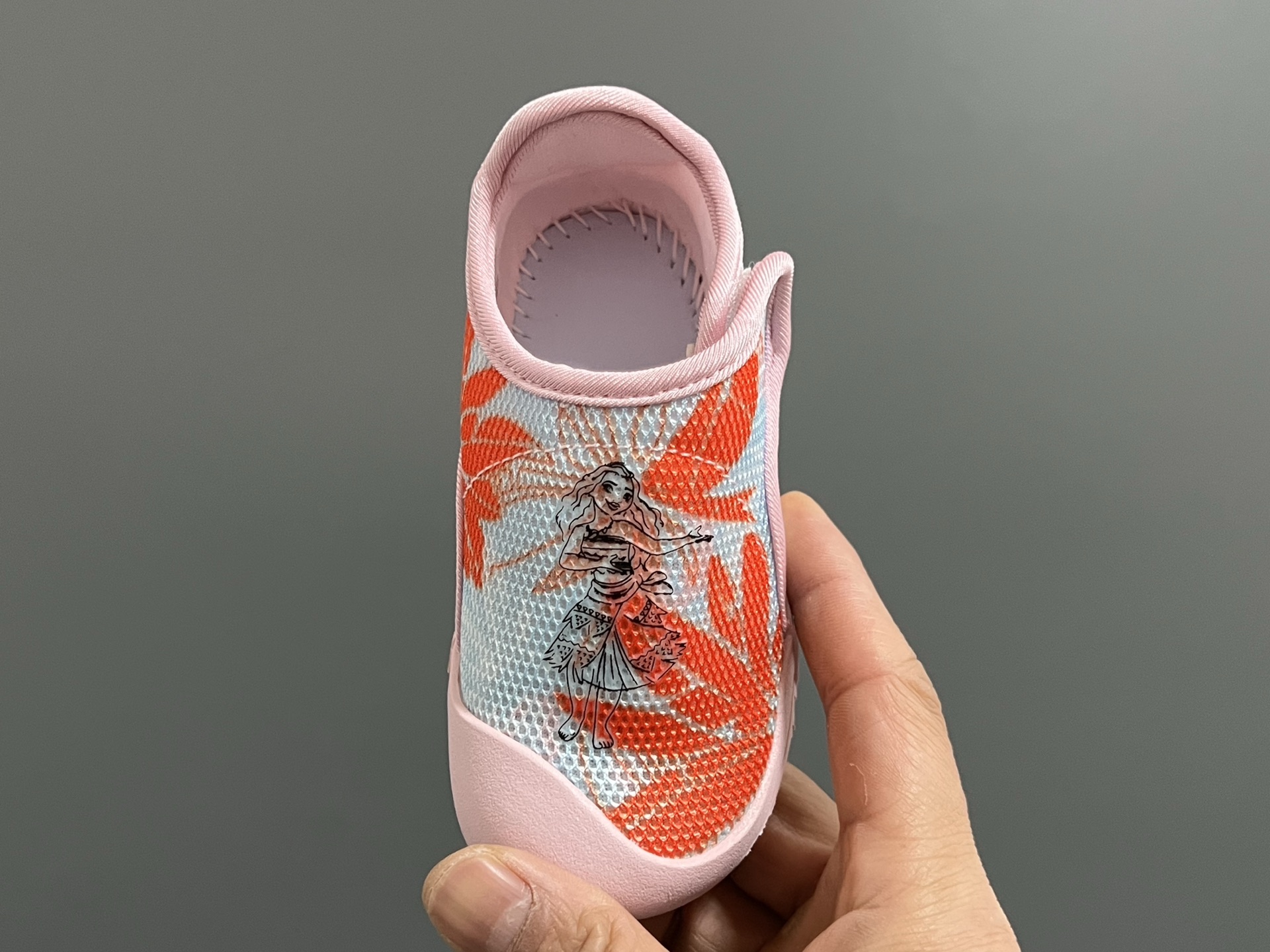 图片[8]-原单 A家包头三代儿童网面魔术贴凉鞋 尺码：22-35码 原单品质，软贝同厂，品质保证👍🏻 透气性网面，速干又舒适☁️ 耐磨防滑橡胶大底，脚感超舒服☁️ 海边度假🏖️日常生活都非常合适✌🏻 魔术贴设计，穿脱方便✔️-选品中心