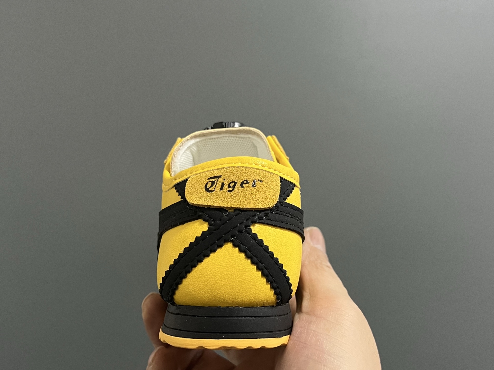High-Quality Leather Children’s Leisure Shoes with Convenient Locking Design - 图片 6