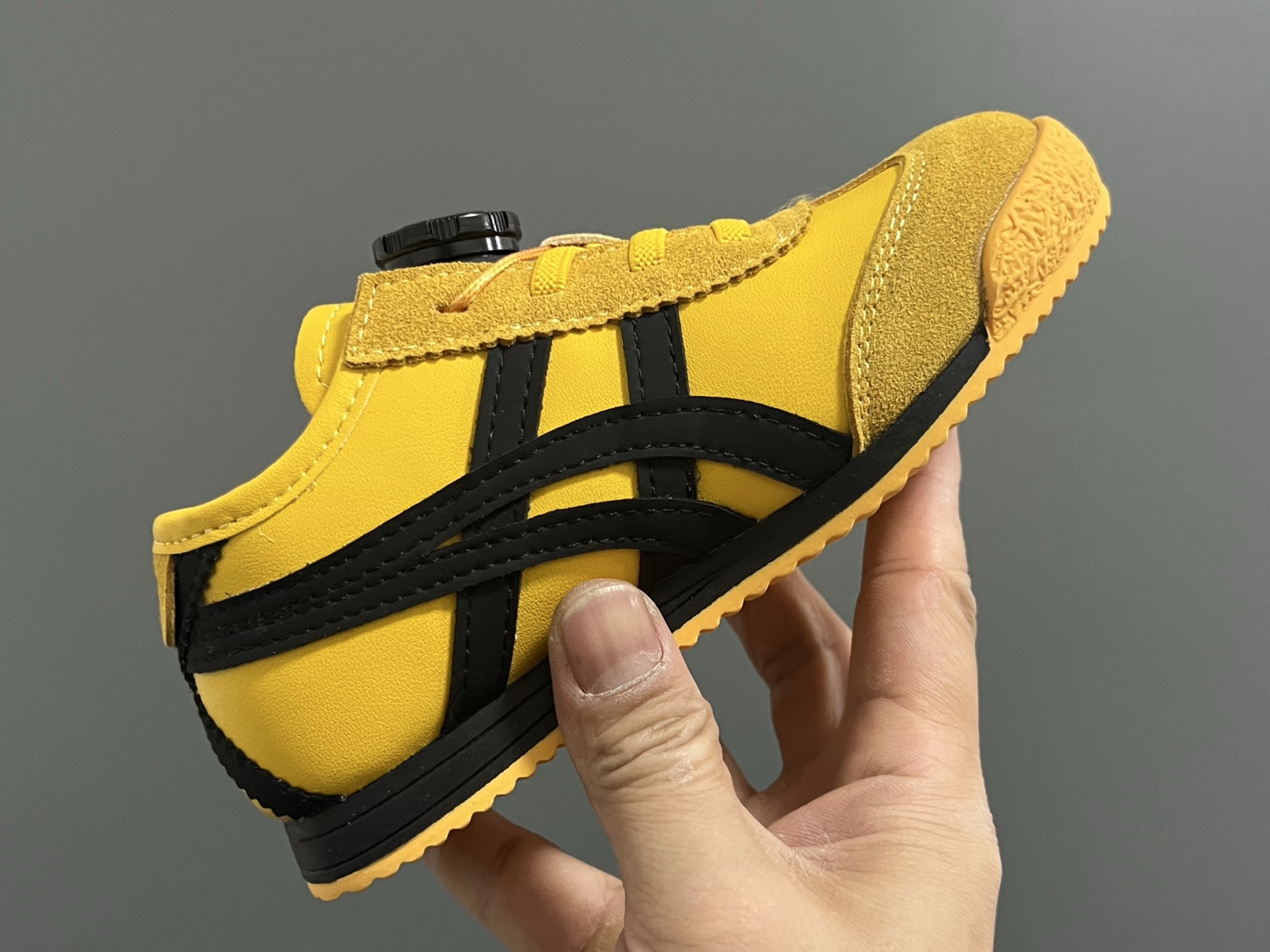 High-Quality Leather Children’s Leisure Shoes with Convenient Locking Design - 图片 9