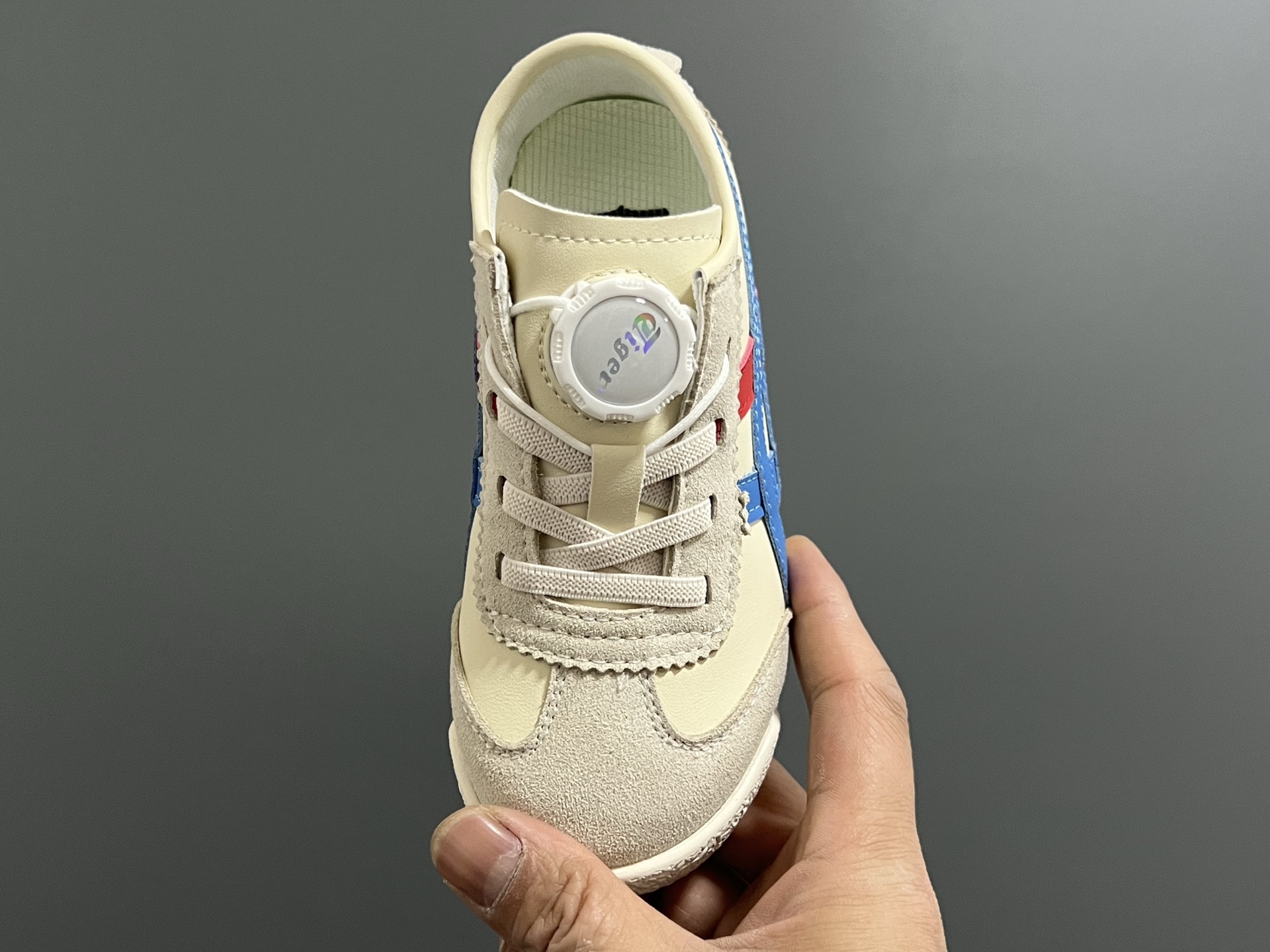High-Quality Leather Children’s Shoes with Convenient Locking Design – Size 26-37 - 图片 8