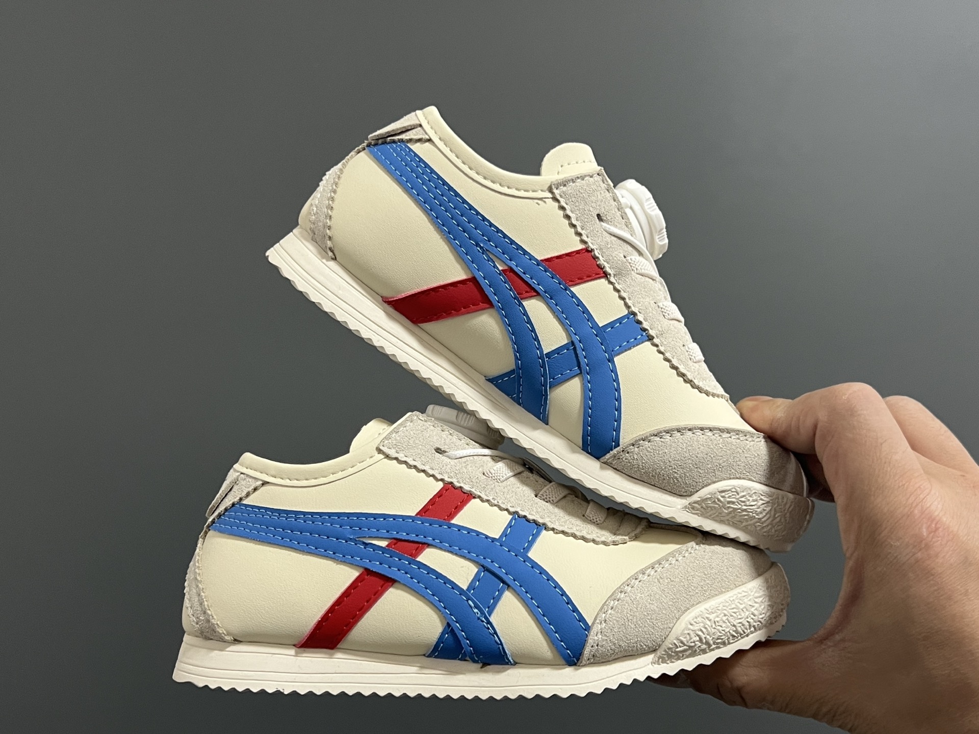 High-Quality Leather Children’s Shoes with Convenient Locking Design – Size 26-37 - 图片 9