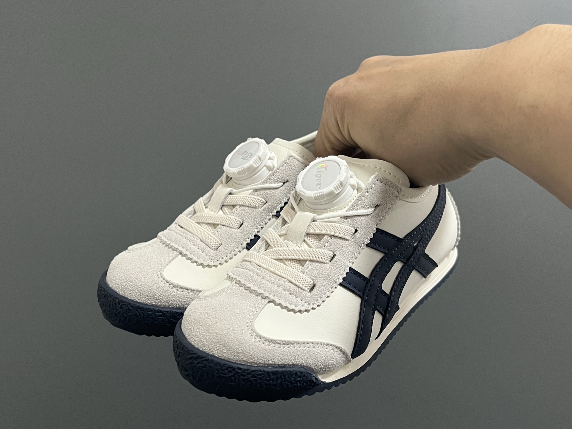 High-Quality Leather Children’s Leisure Shoes with Locking Design, Size 26-37. - 图片 2