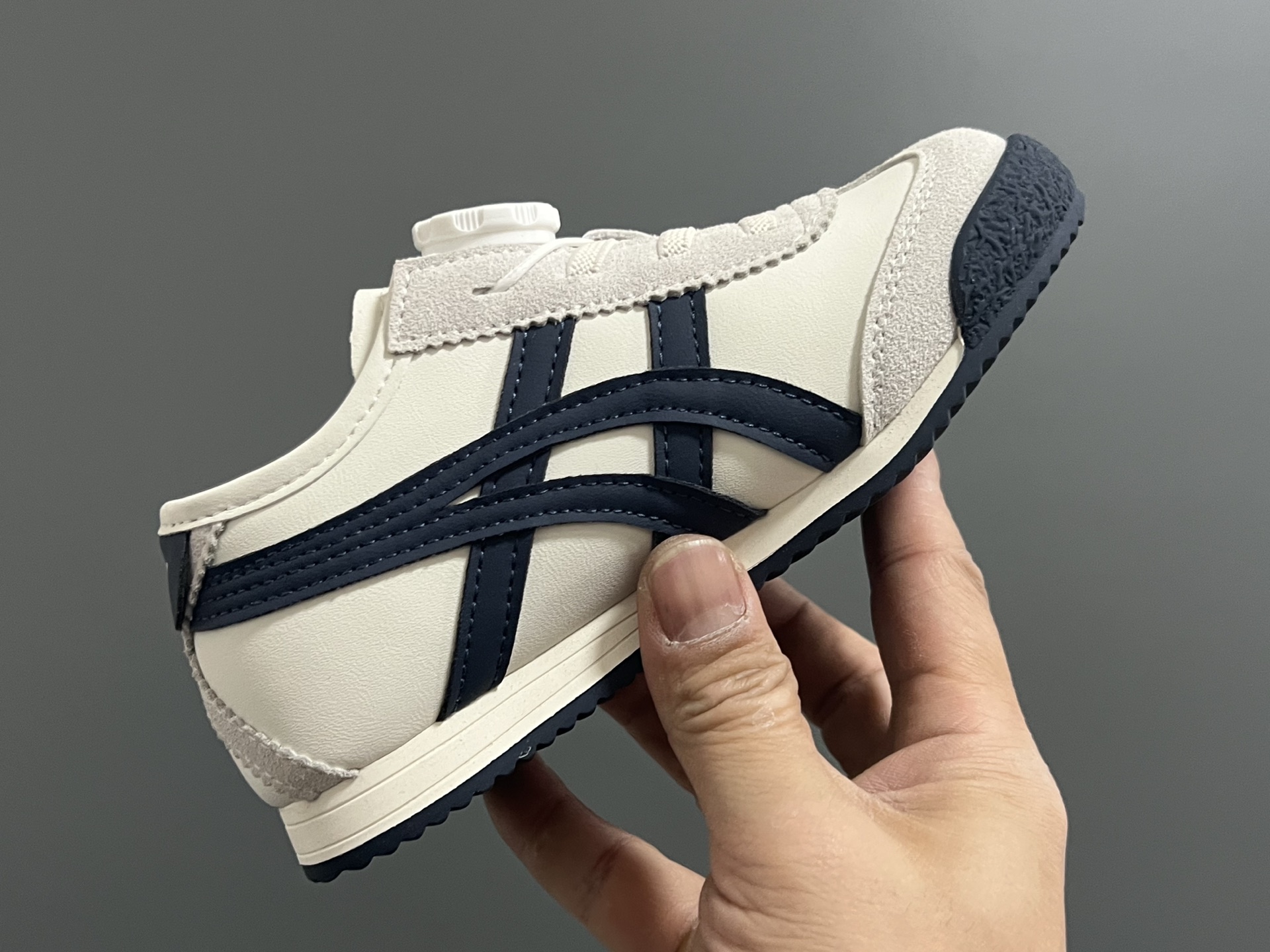 High-Quality Leather Children’s Leisure Shoes with Locking Design, Size 26-37. - 图片 6