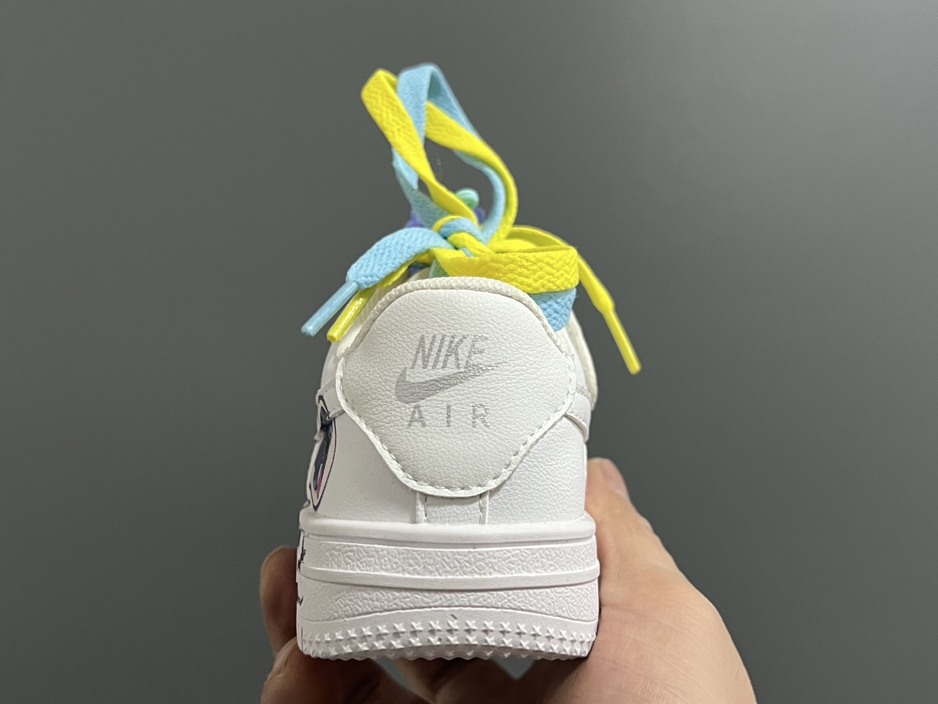 图片[7]-空一号双鞋带魔术贴卡通儿童休闲鞋 尺码：26-37码 经典空军一号卡通联名 可爱的哪吒敖丙挂件 优质皮料拼接，质感满满🈵 推荐get✔️-选品中心