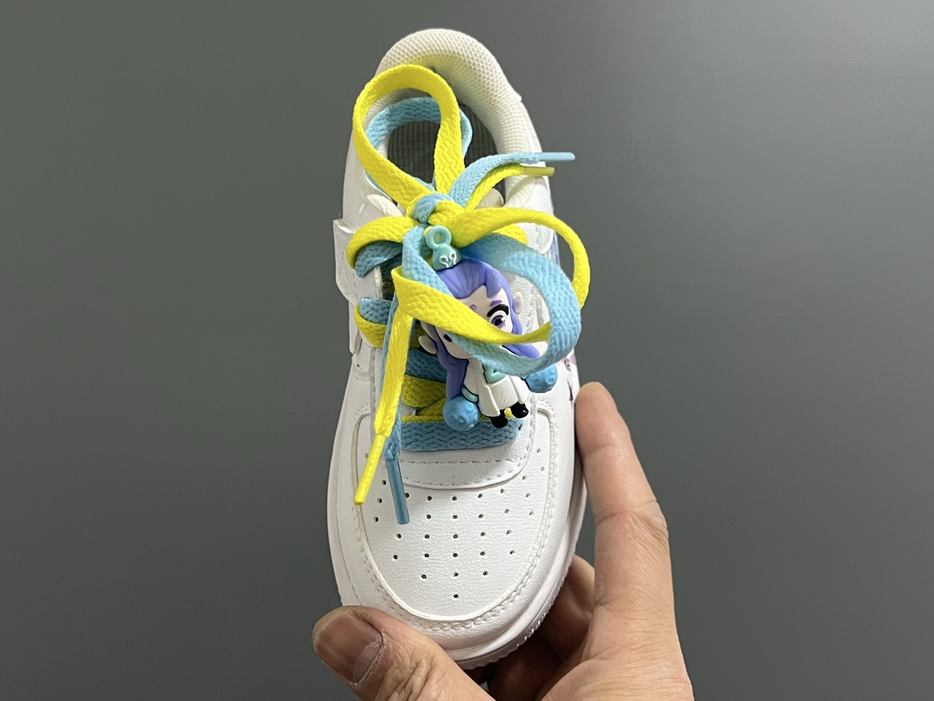 图片[8]-空一号双鞋带魔术贴卡通儿童休闲鞋 尺码：26-37码 经典空军一号卡通联名 可爱的哪吒敖丙挂件 优质皮料拼接，质感满满🈵 推荐get✔️-选品中心