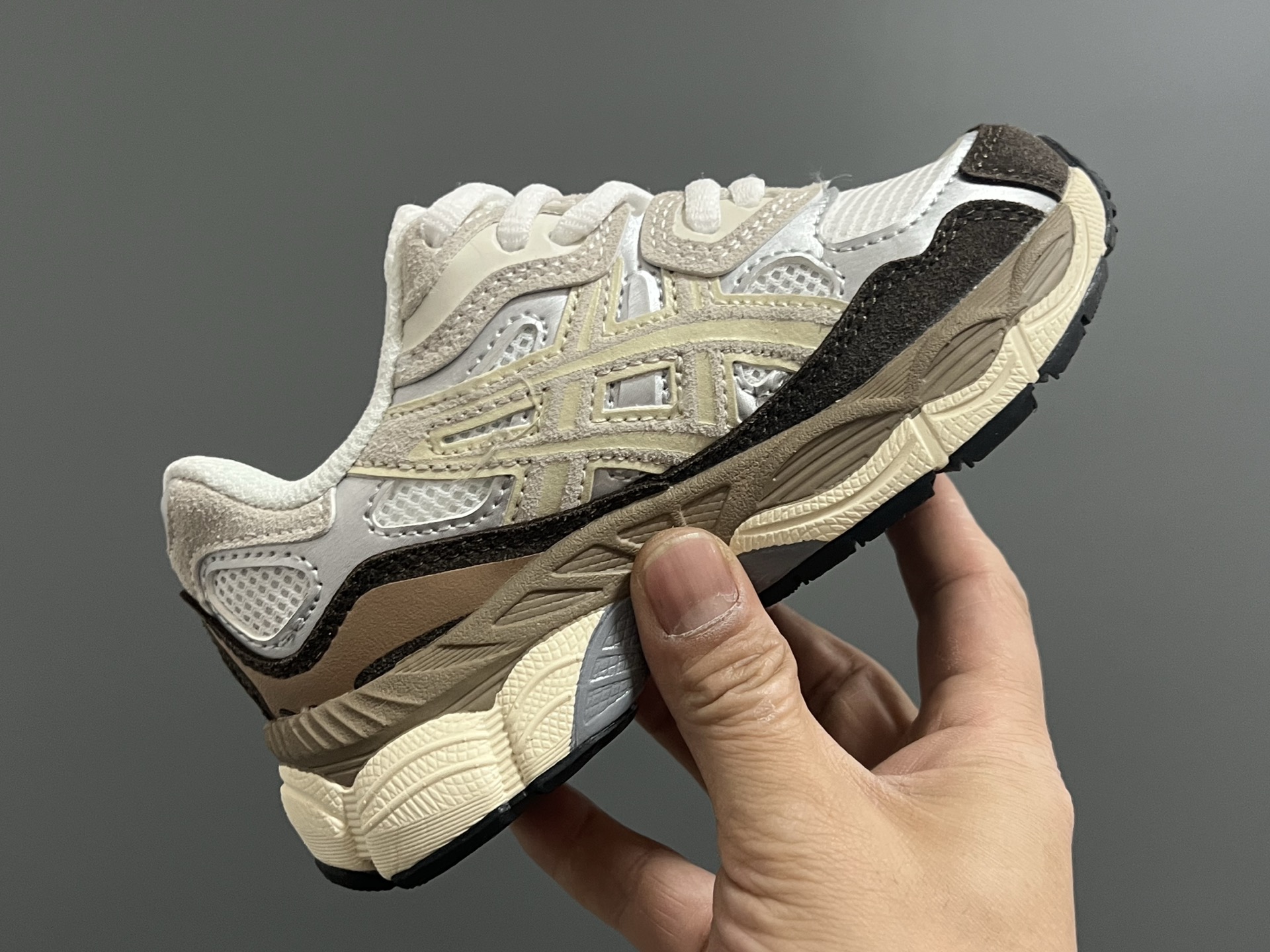 图片[6]-另一工厂 亚瑟士YSS新款gel-nyc鞋带款儿童运动老爹鞋26-37码 经典亚瑟士系列🆕 老爹款式设计，百搭又时髦✨ 橡胶耐磨防滑大底，脚感超赞👍🏻-选品中心