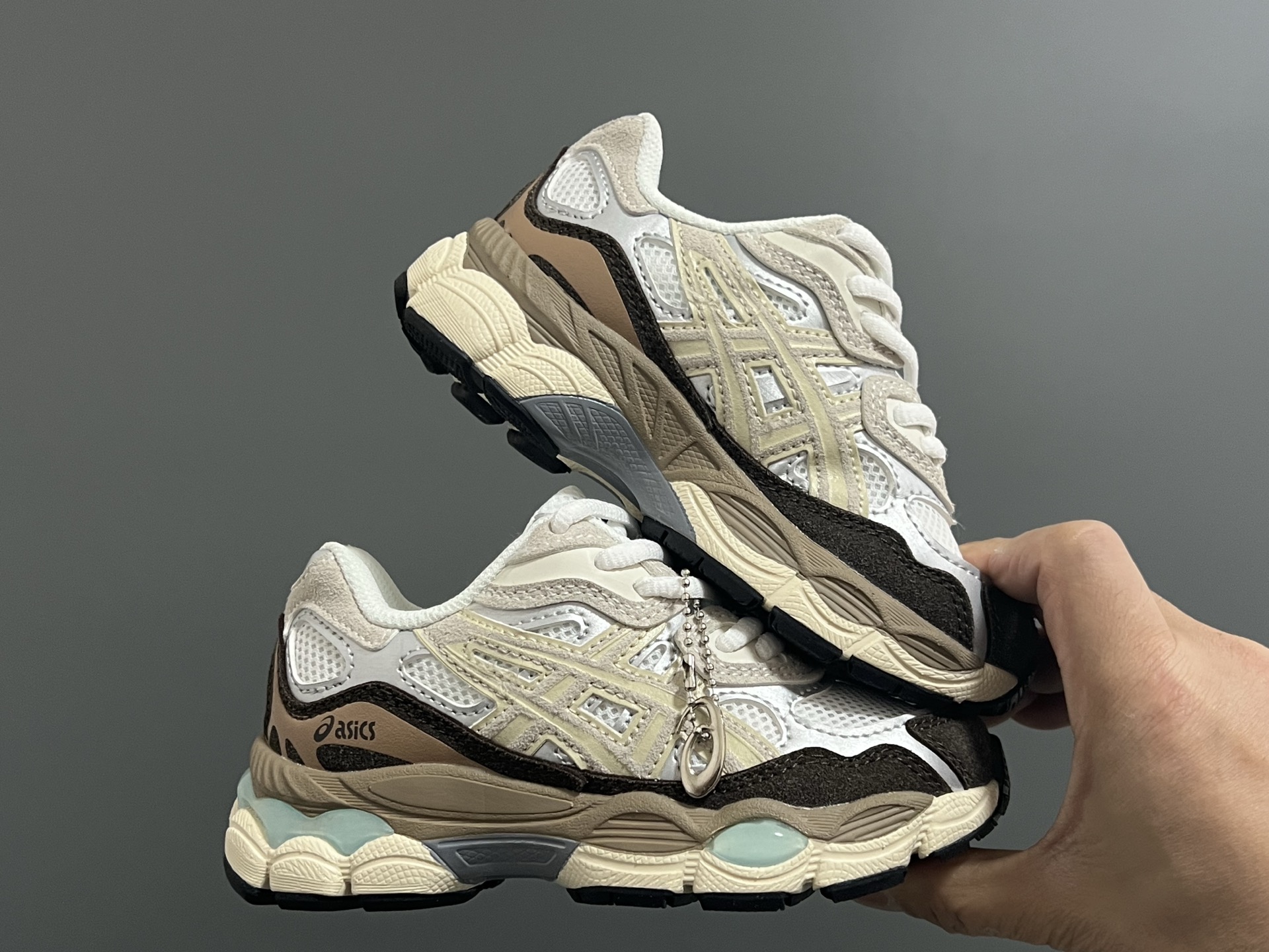 图片[9]-另一工厂 亚瑟士YSS新款gel-nyc鞋带款儿童运动老爹鞋26-37码 经典亚瑟士系列🆕 老爹款式设计，百搭又时髦✨ 橡胶耐磨防滑大底，脚感超赞👍🏻-选品中心