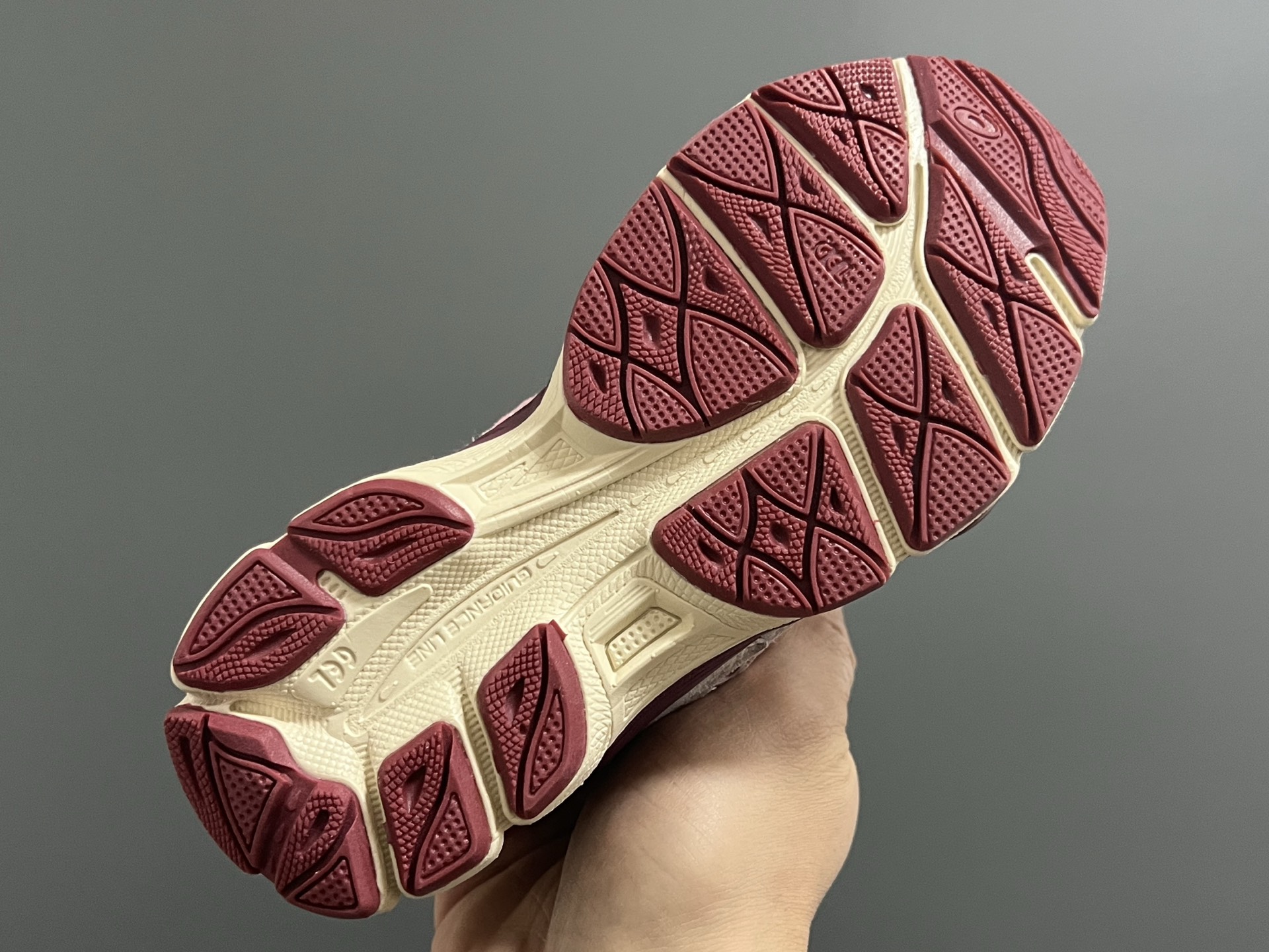 图片[5]-另一工厂 亚瑟士YSS新款gel-nyc鞋带款儿童运动老爹鞋26-37码 经典亚瑟士系列🆕 老爹款式设计，百搭又时髦✨ 橡胶耐磨防滑大底，脚感超赞👍🏻-选品中心